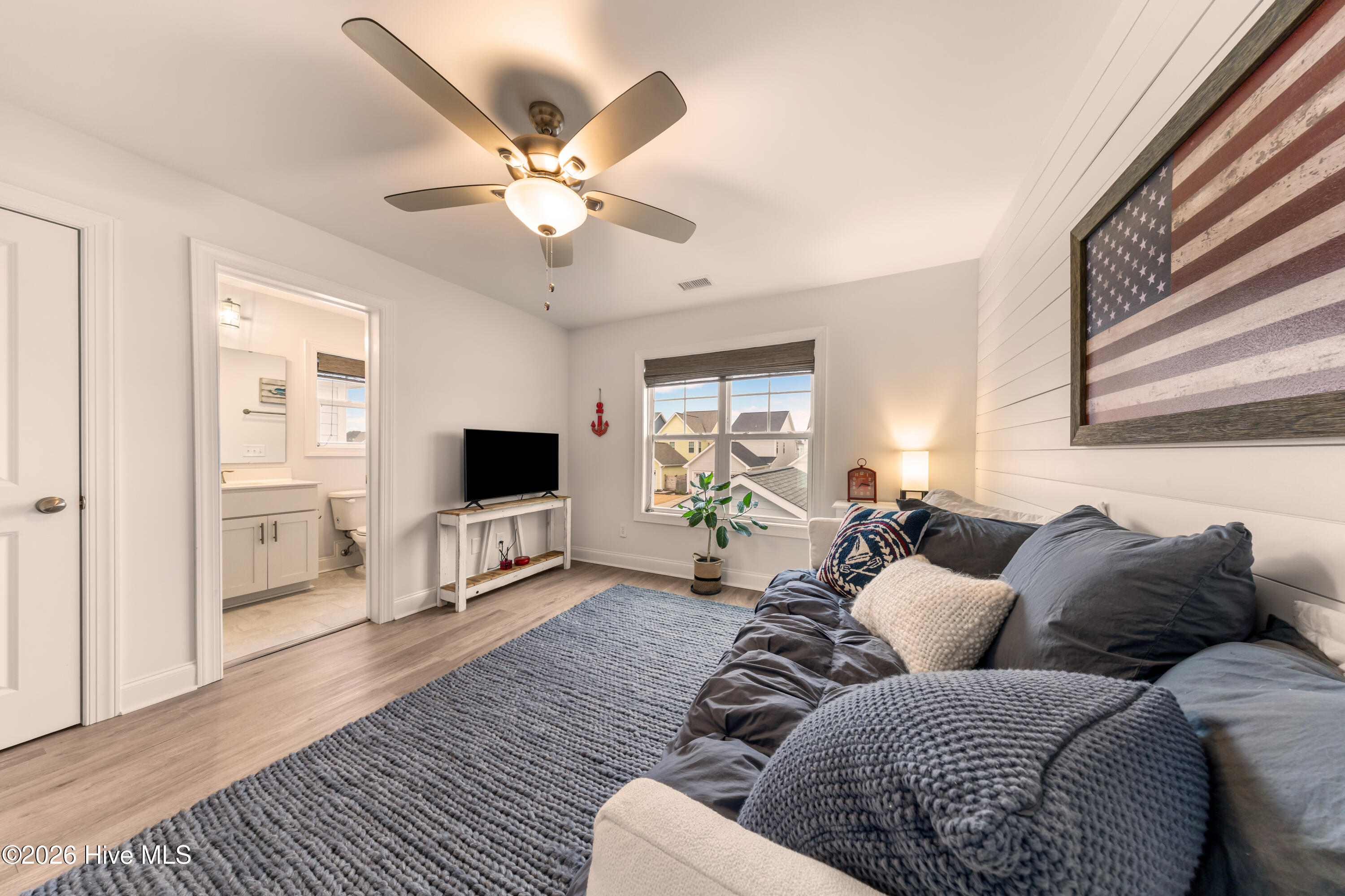 100558472 | Photo 26