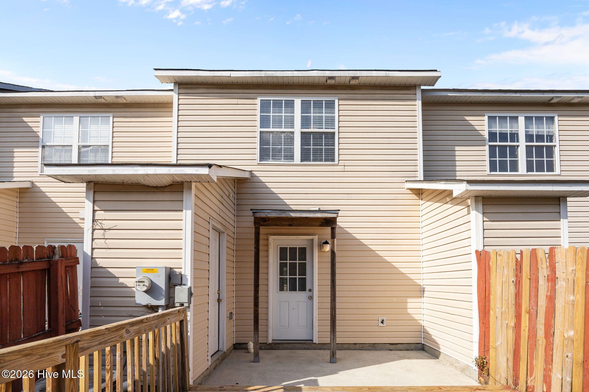 100553765 | Photo 43