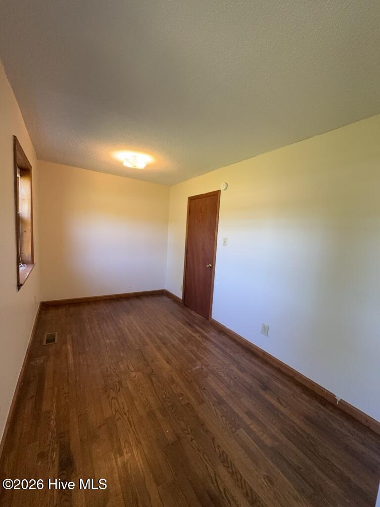 100566915 | Photo 13