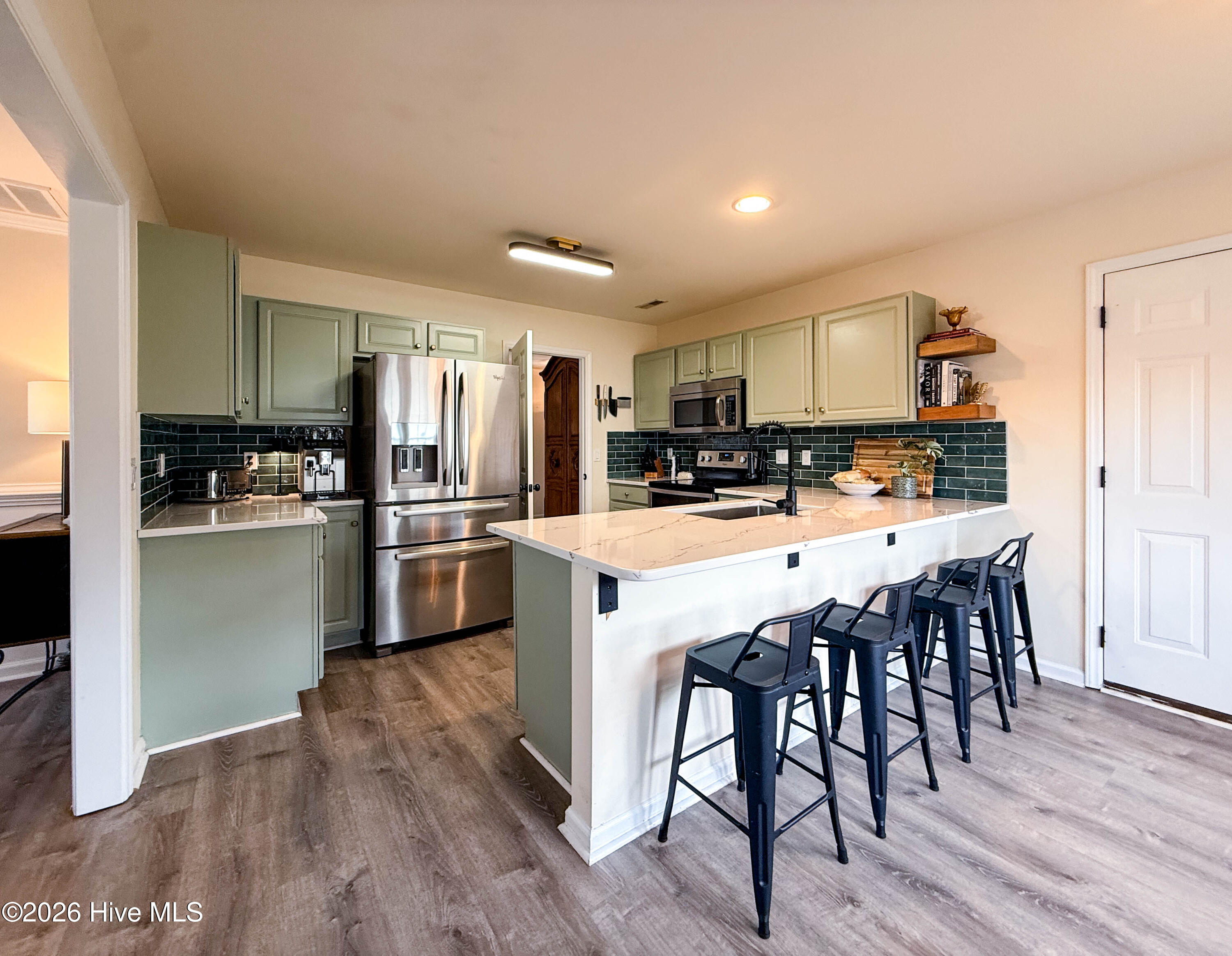 100559708 | Photo 21