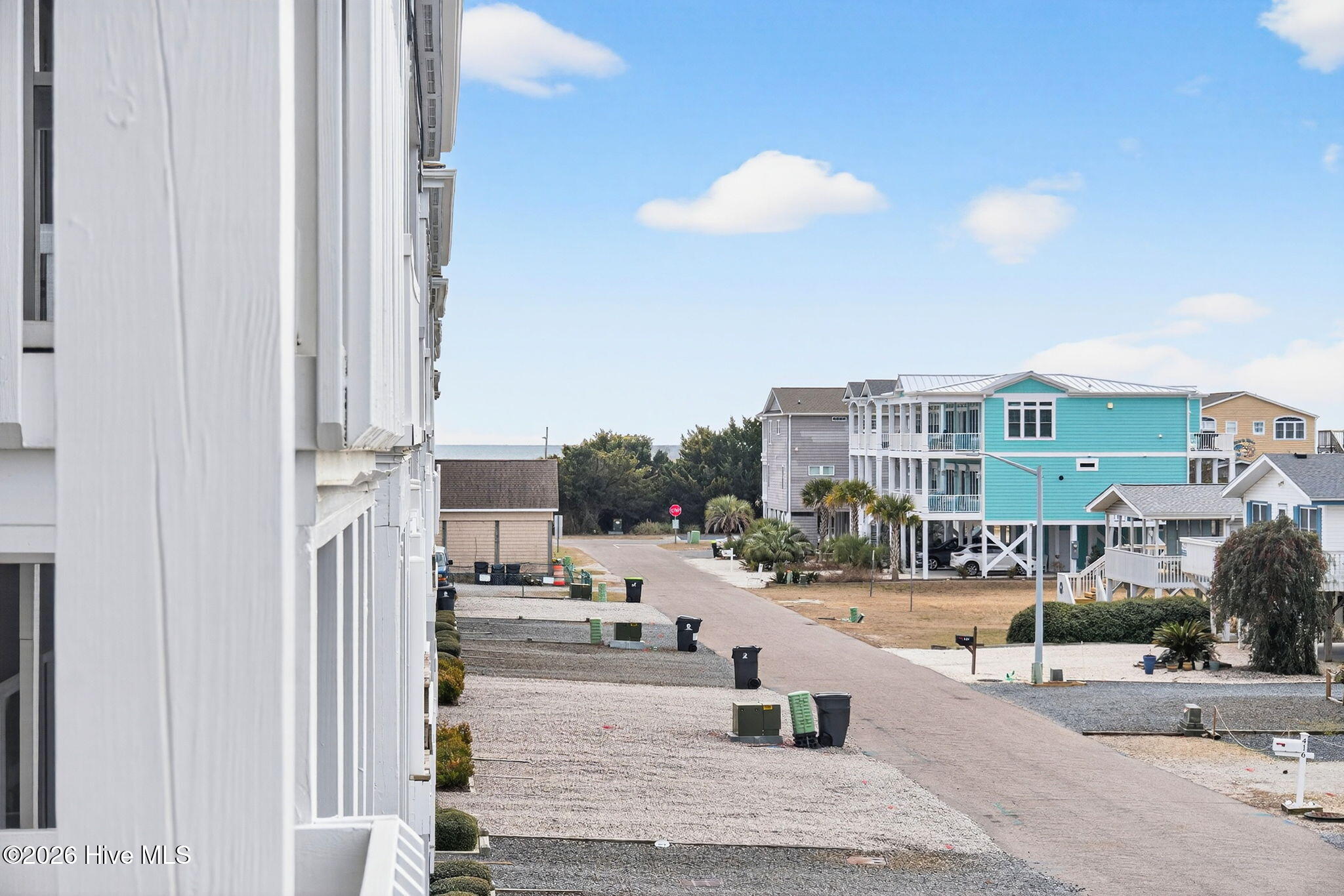 100553684 | Photo 33