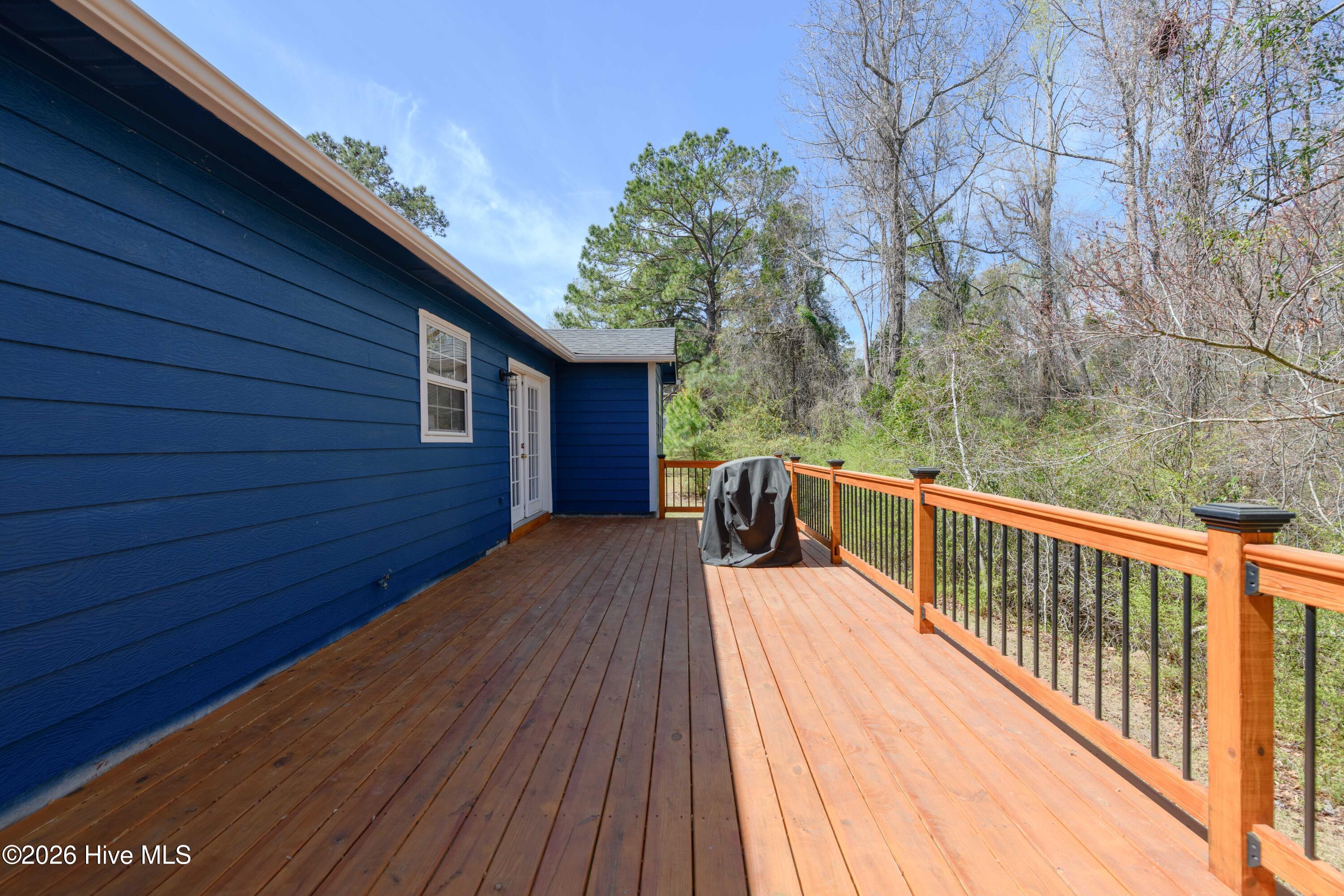 100564633 | Photo 62