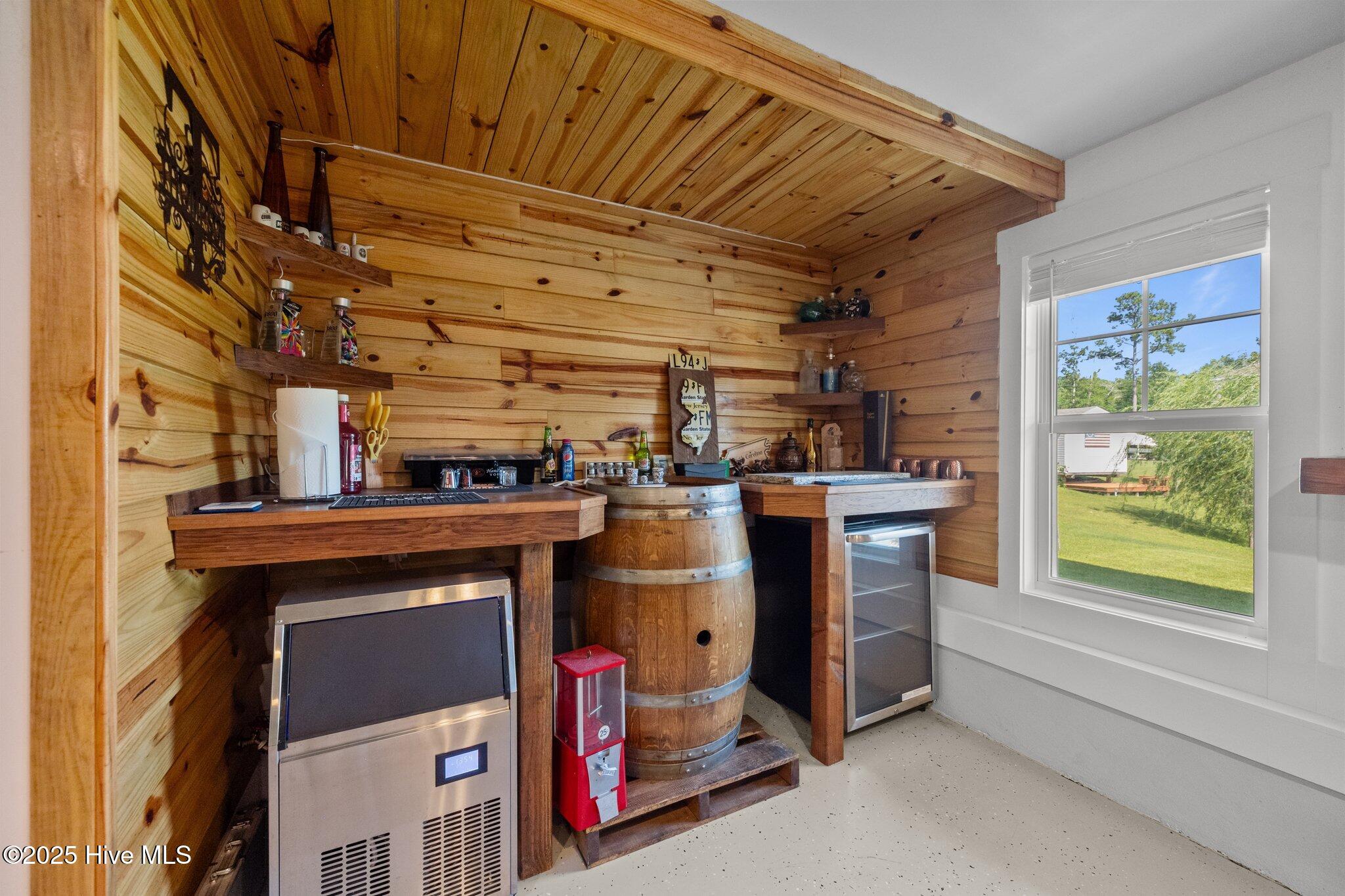 100517734 | Photo 61