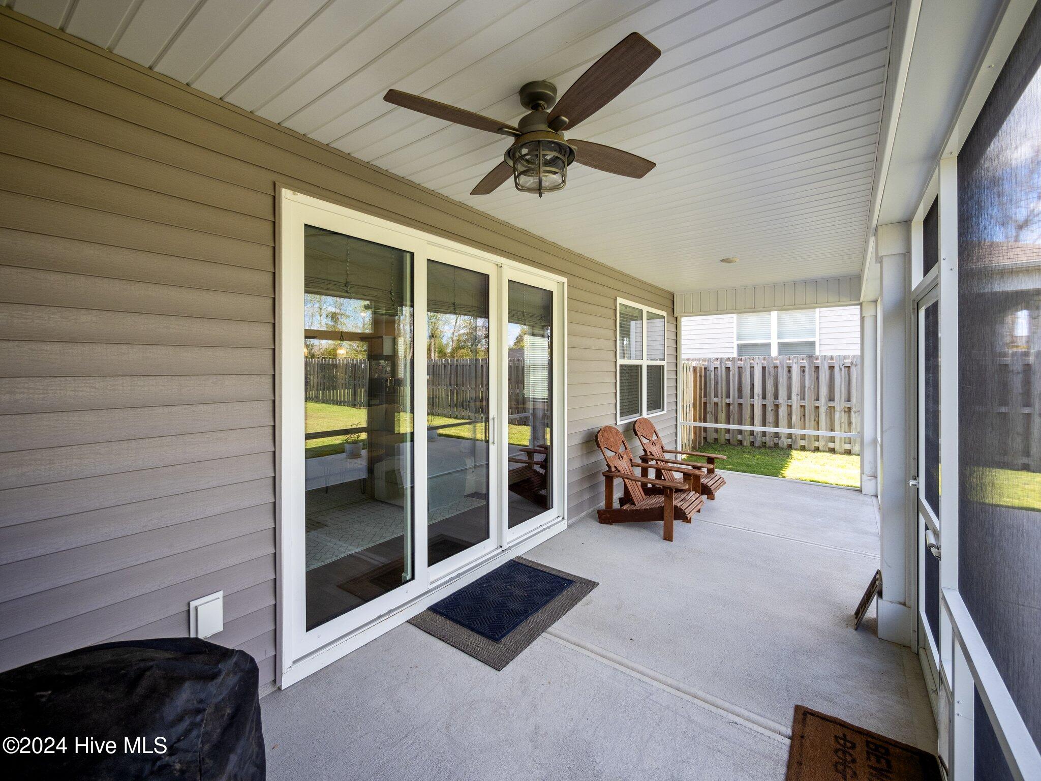 100562894 | Photo 17