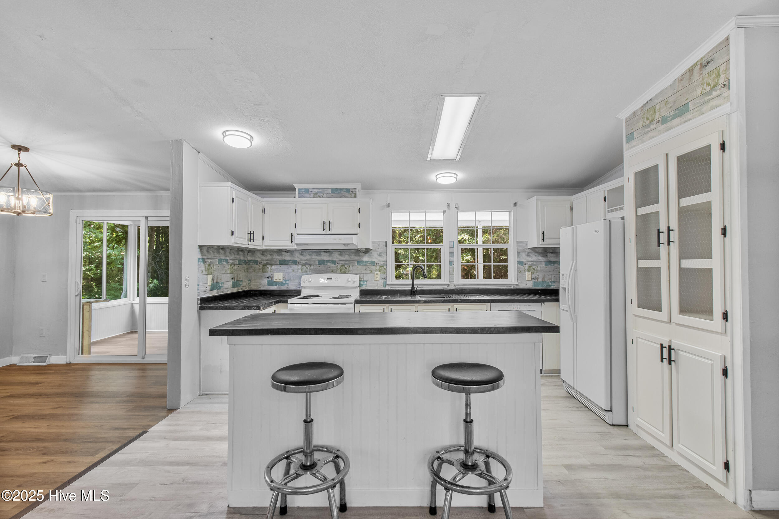 100515334 | Photo 16