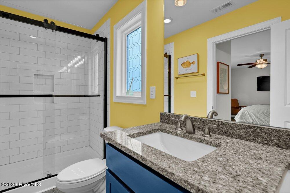 100558535 | Photo 30