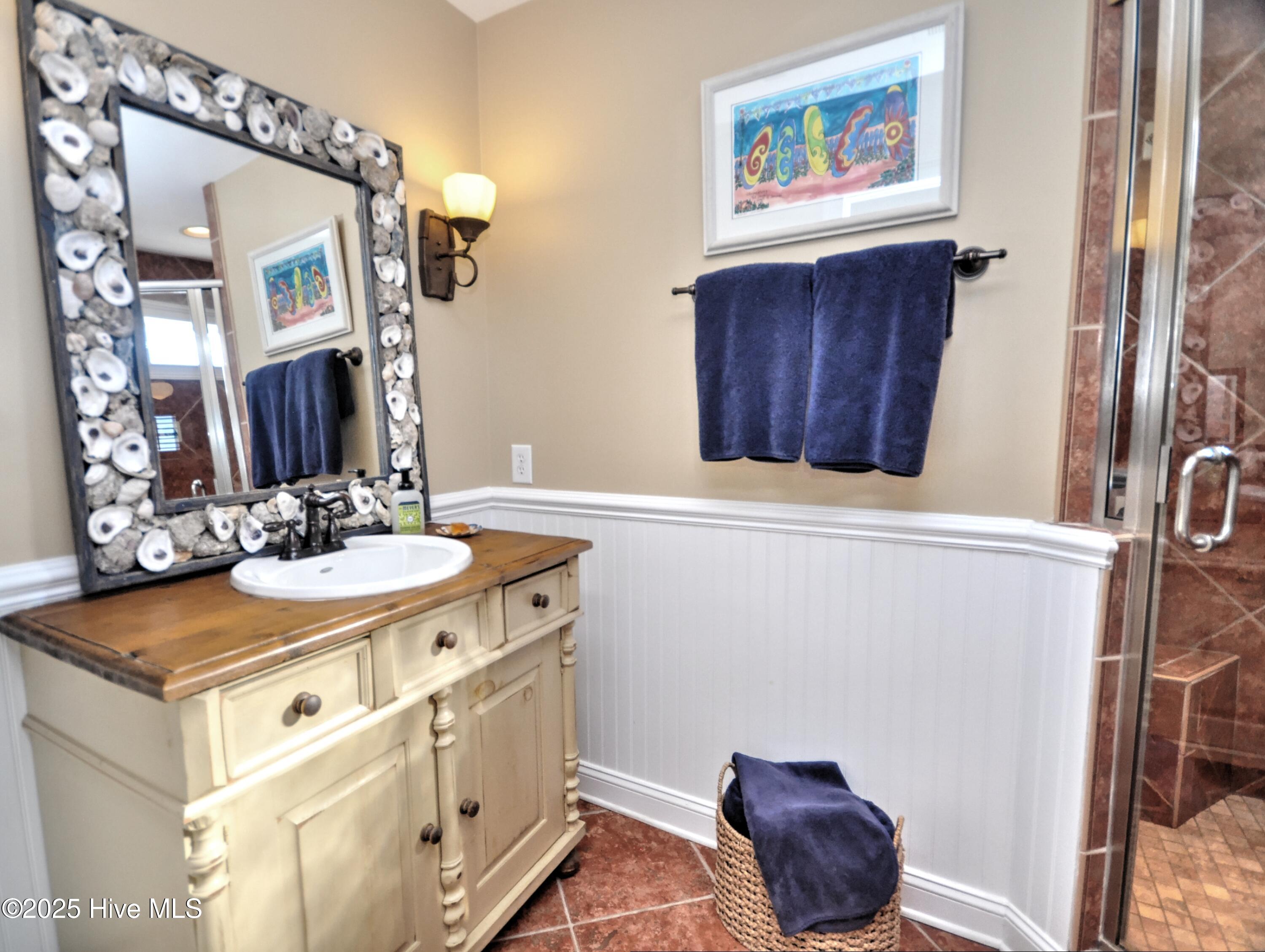 100537753 | Photo 42