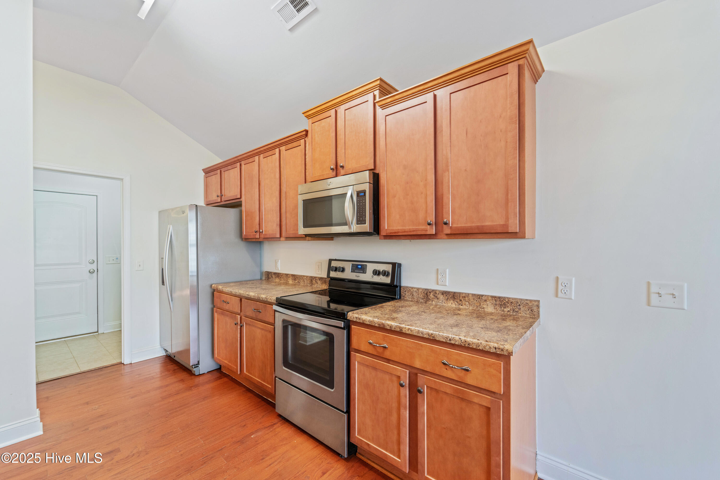 100544349 | Photo 17