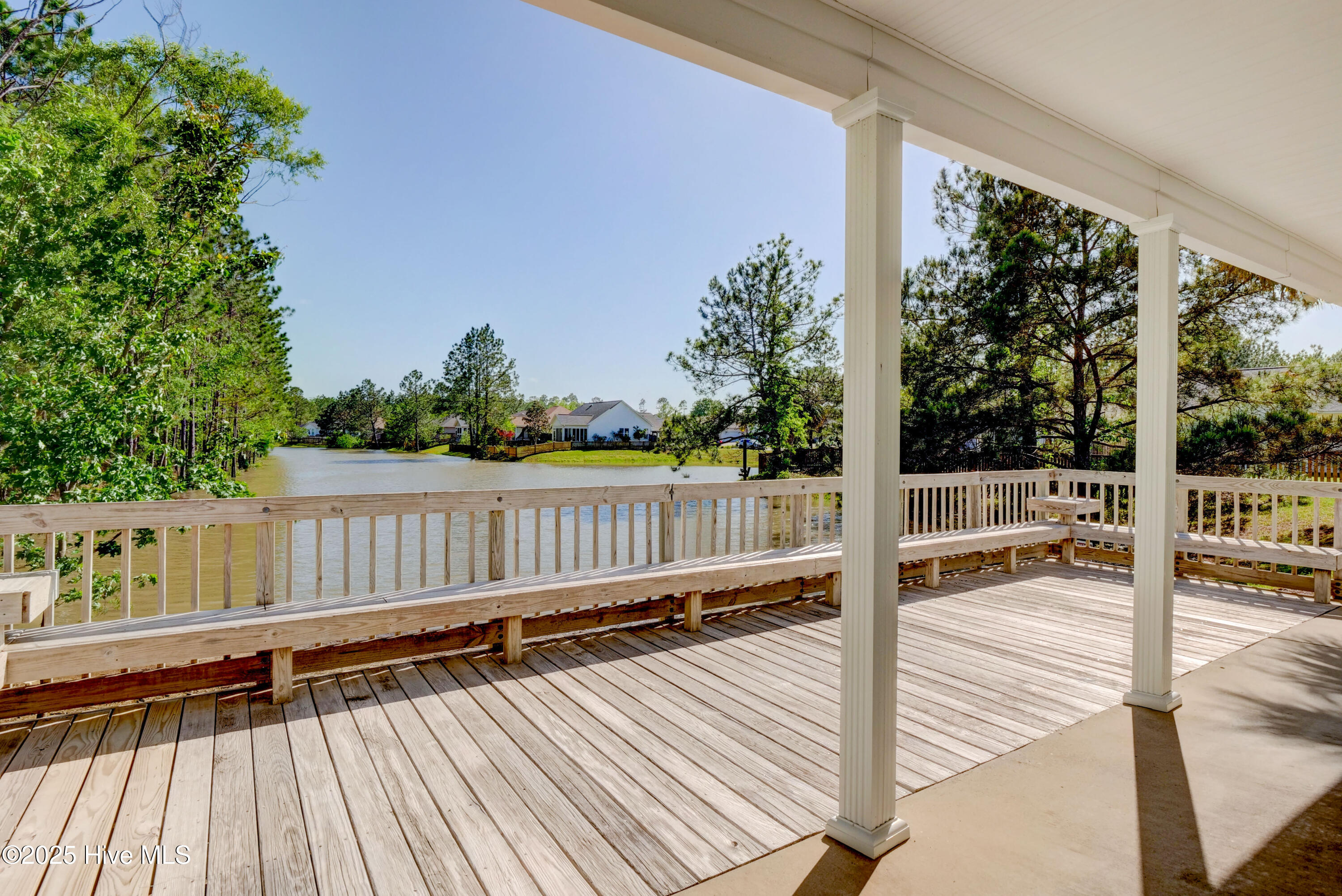 100520653 | Photo 28