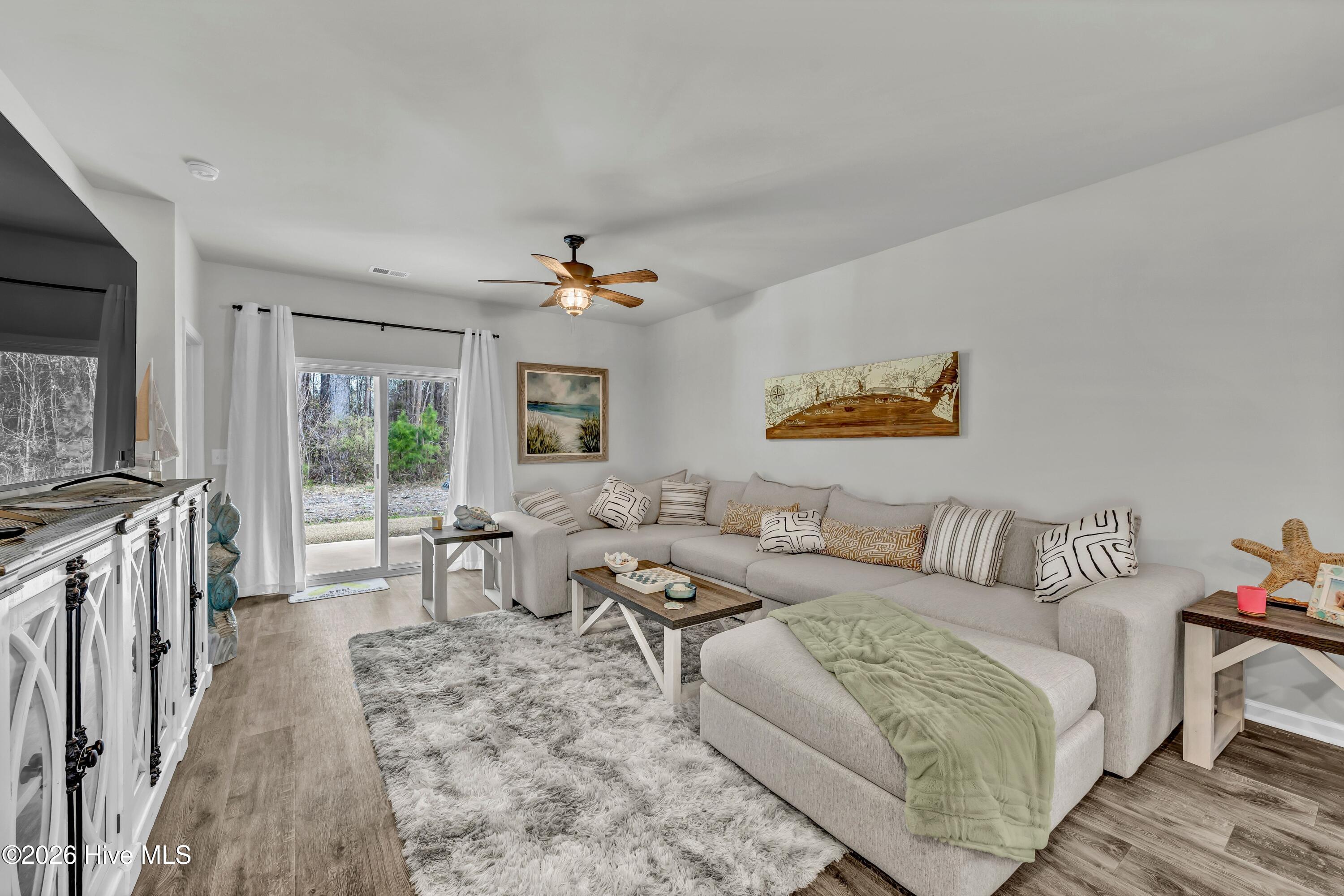 100554355 | Photo 10