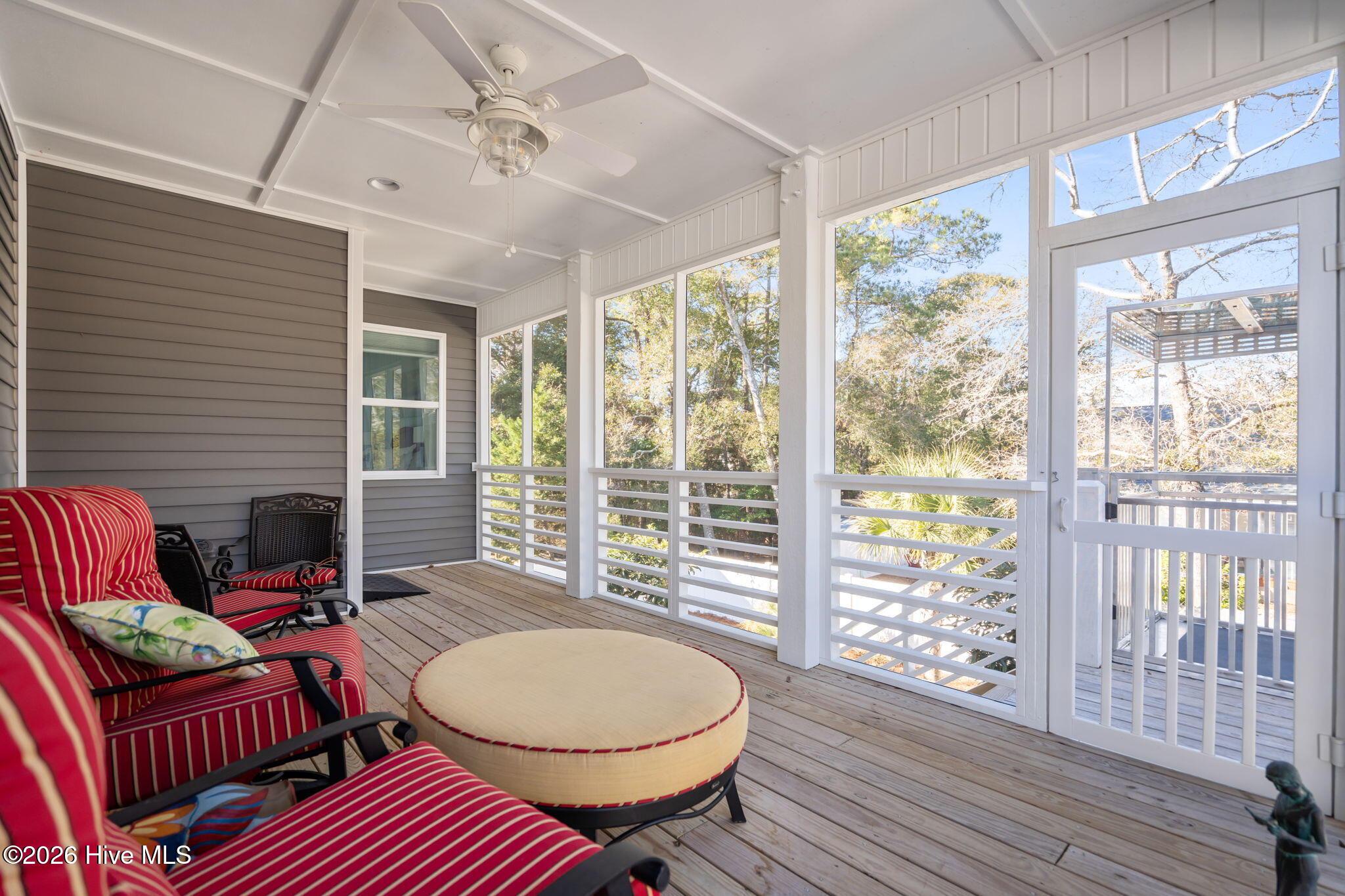 100546966 | Photo 41