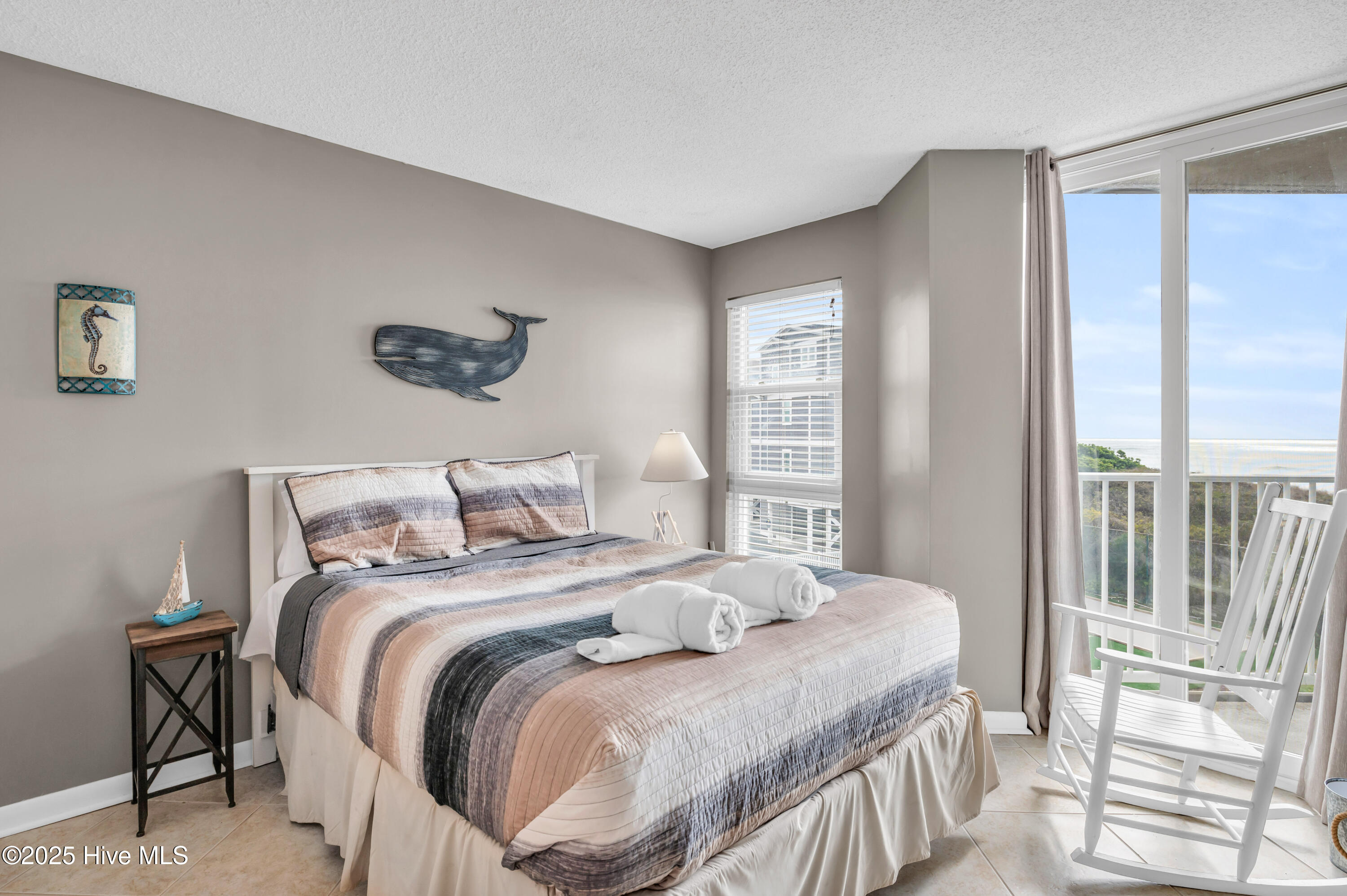 100498683 | Photo 16