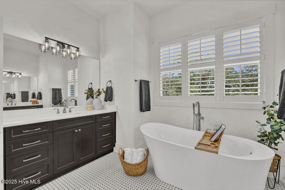 100537474 | Photo 16