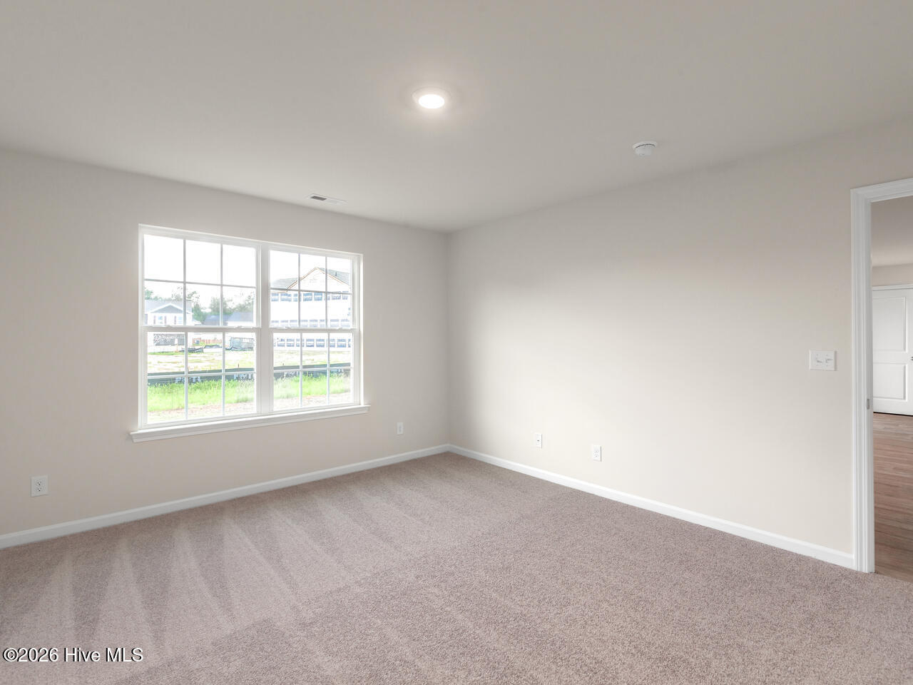 100547921 | Photo 16