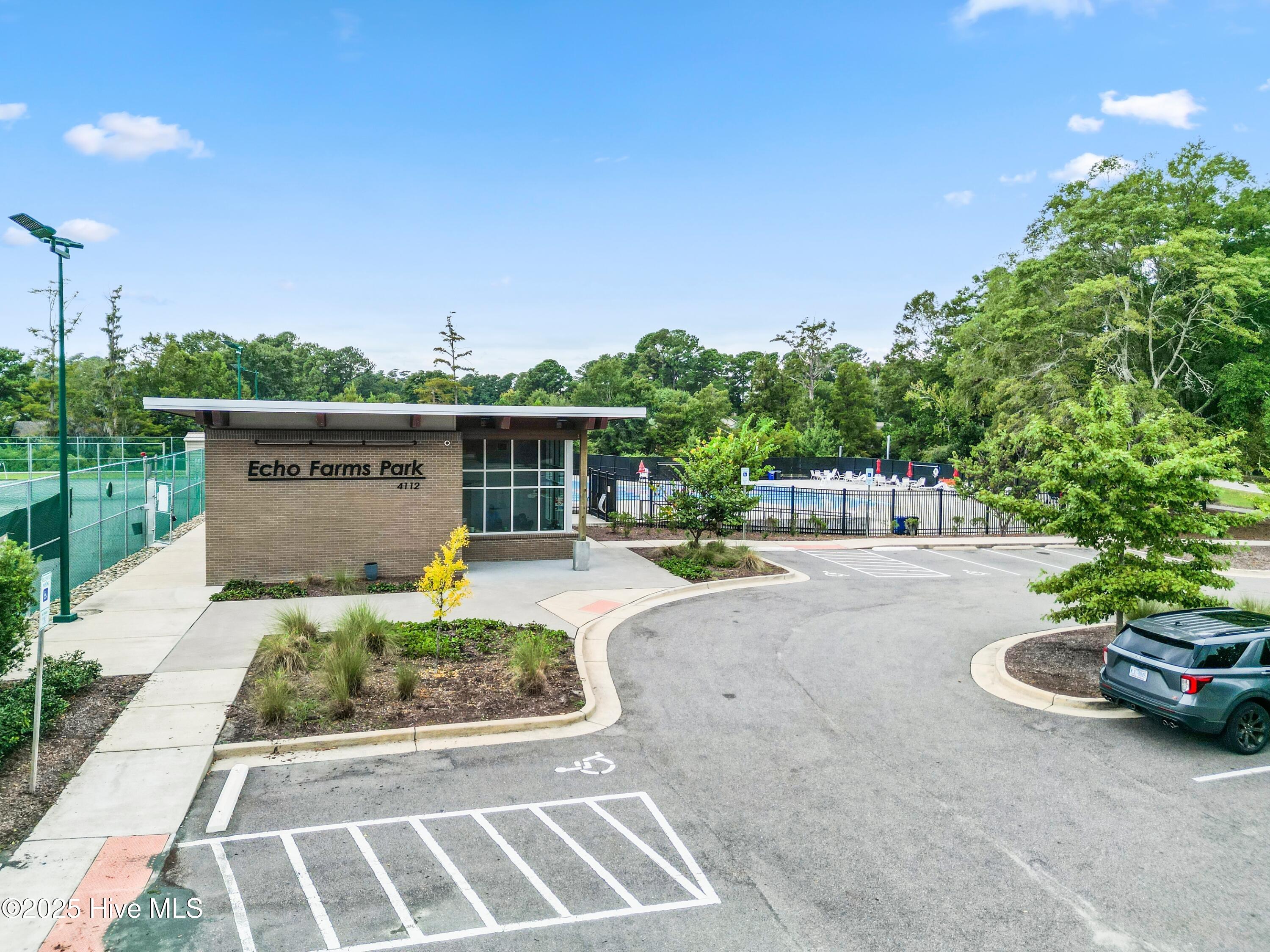 100530260 | Photo 39