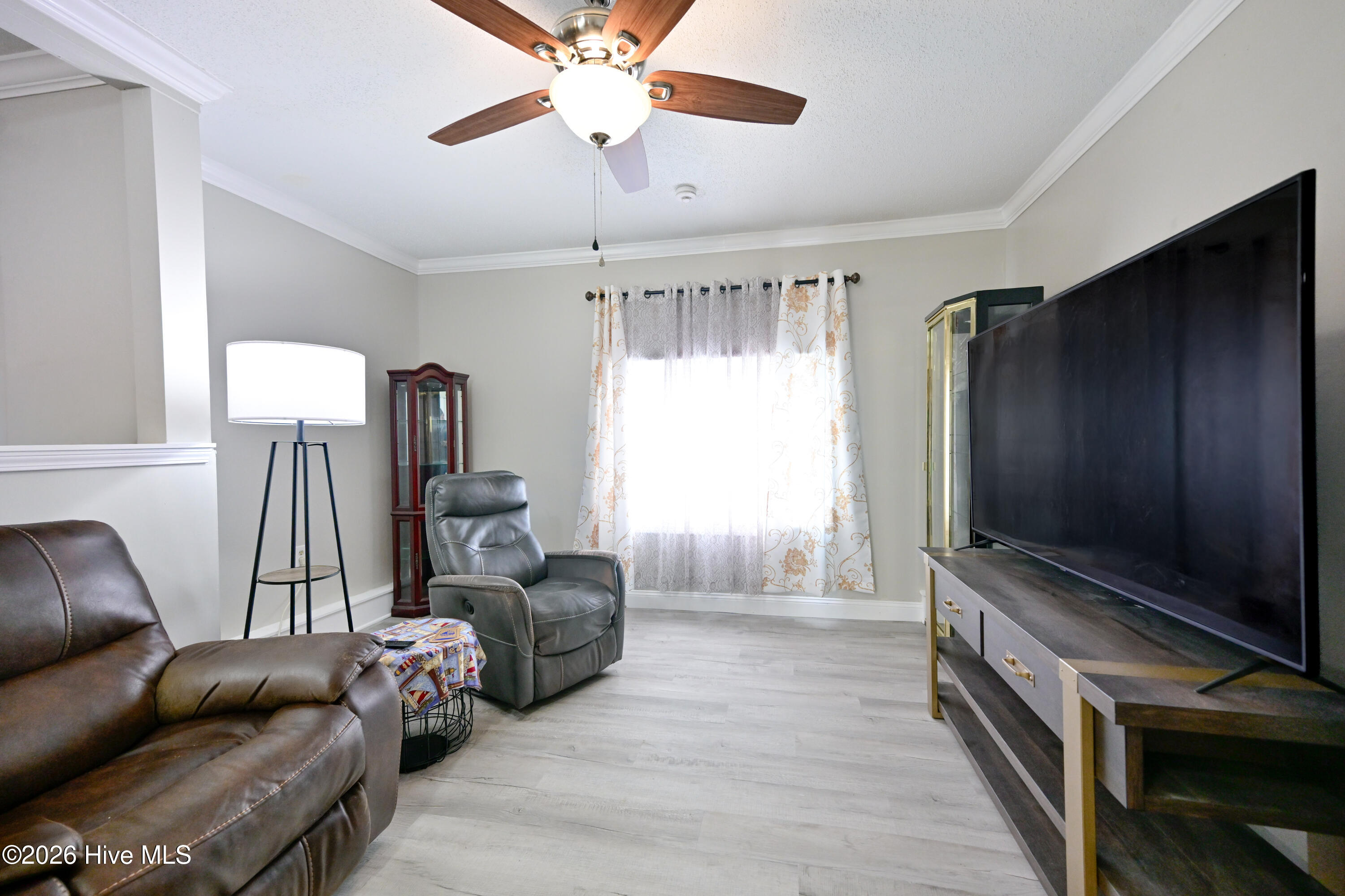 100564007 | Photo 14