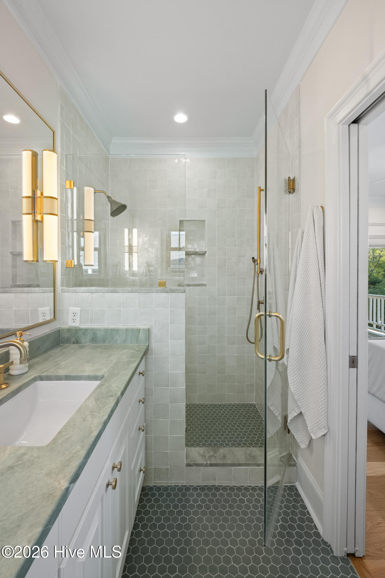 100567565 | Photo 34