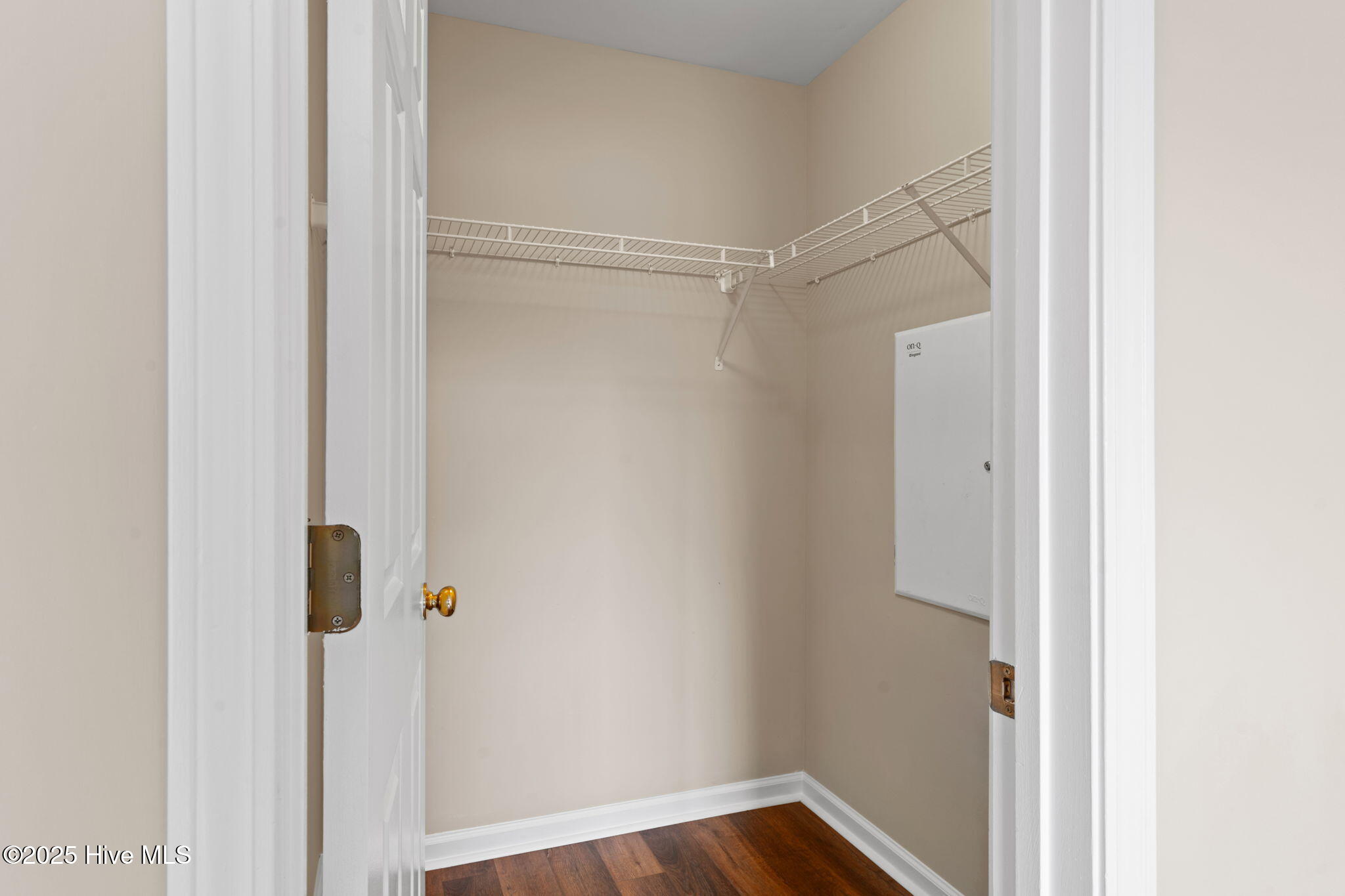 100542570 | Photo 39