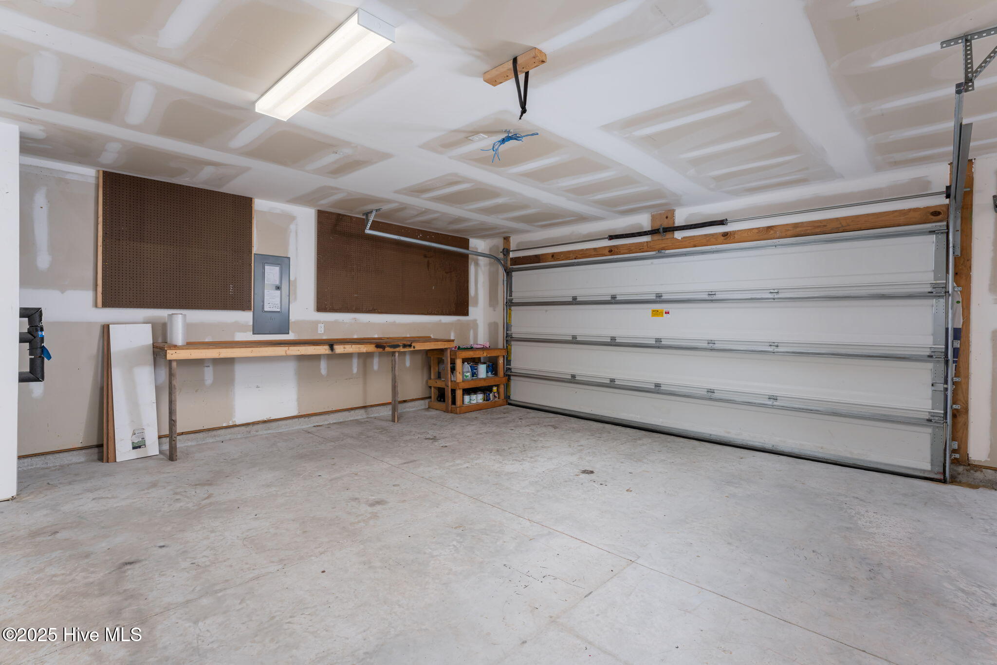 100523814 | Photo 40