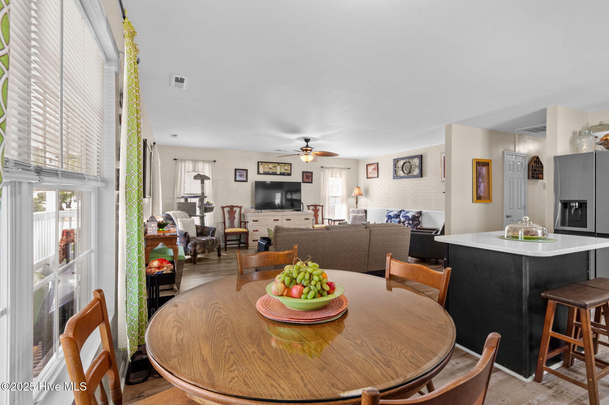 100526973 | Photo 22