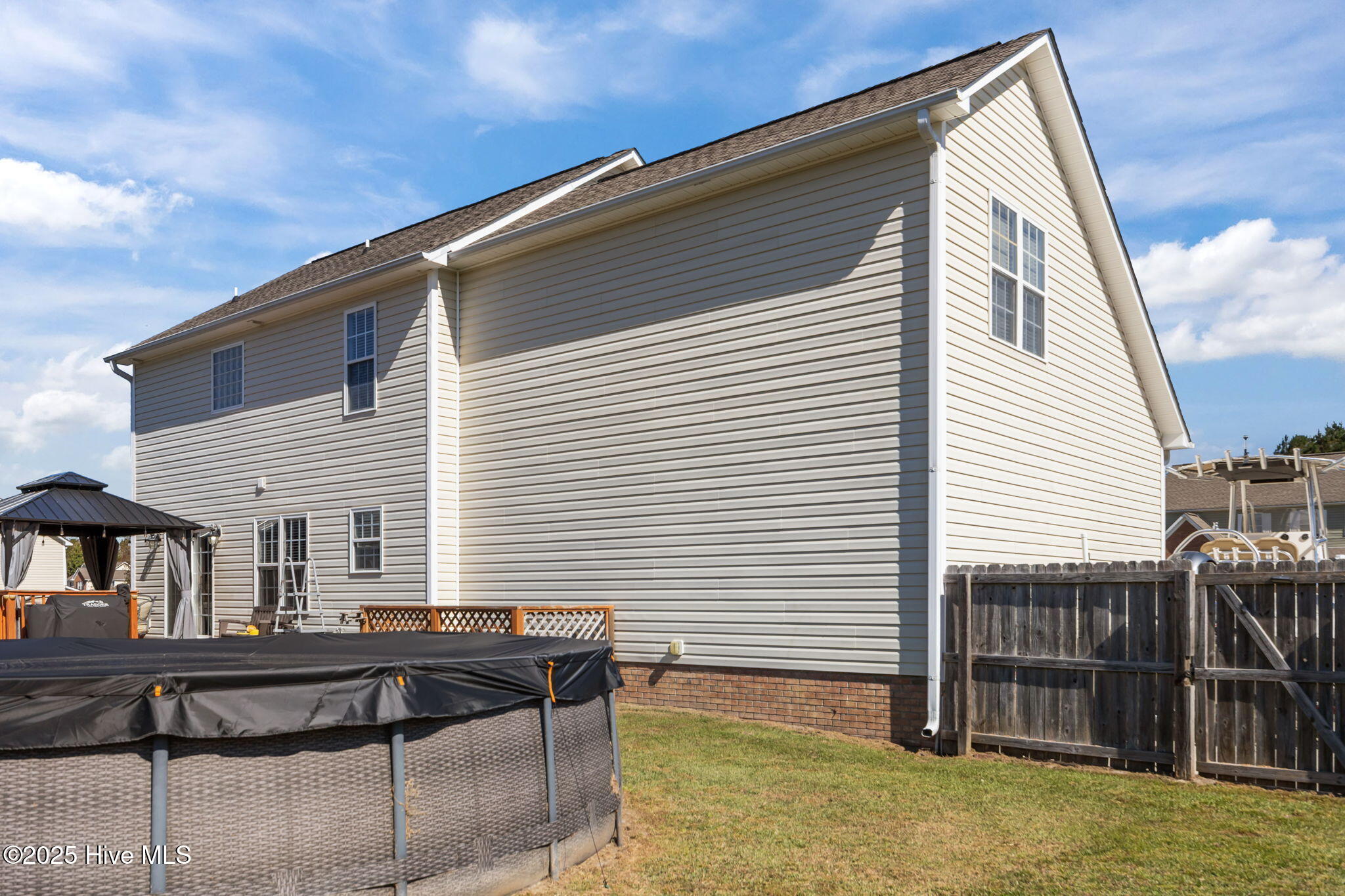 100538384 | Photo 31