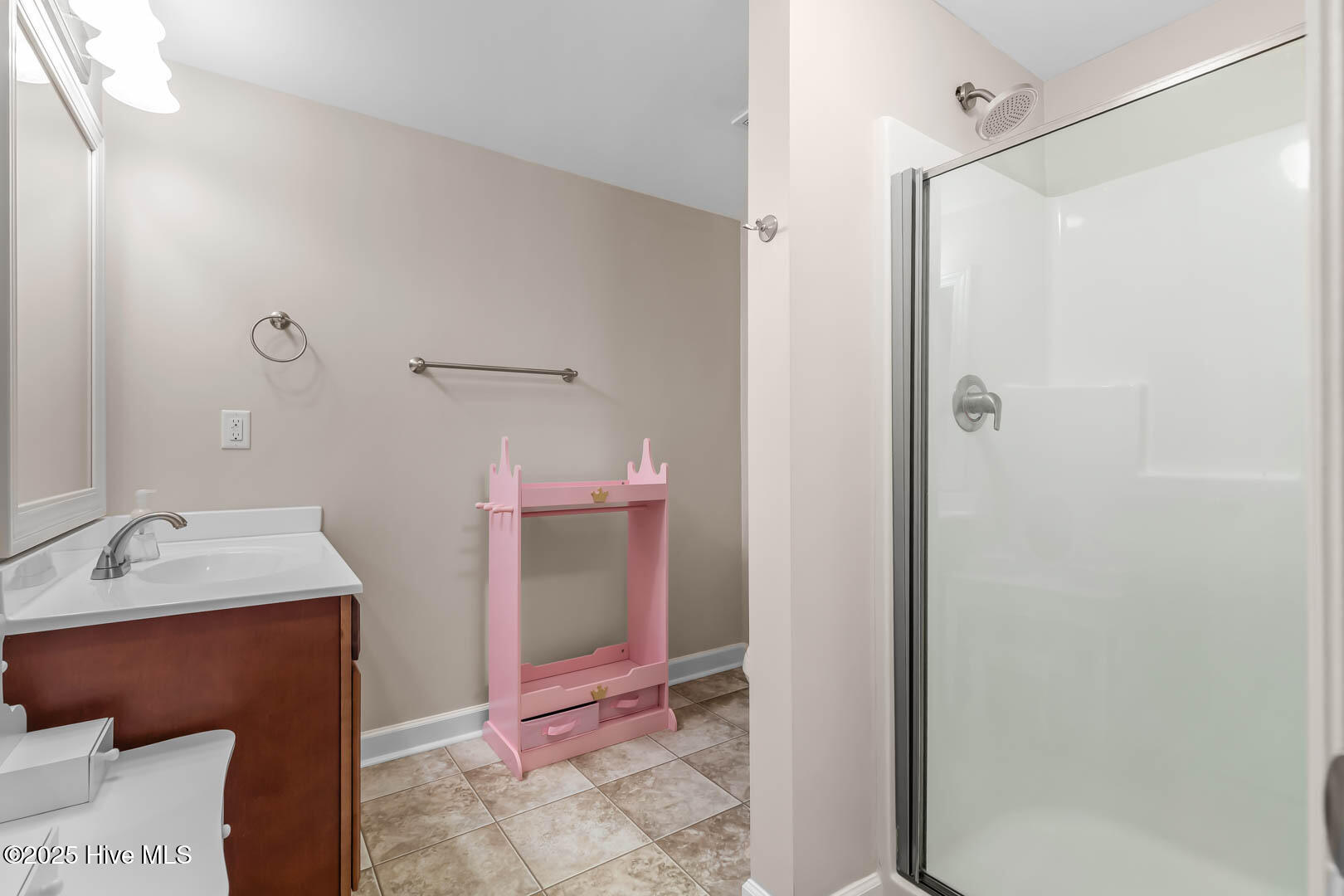 100541286 | Photo 35