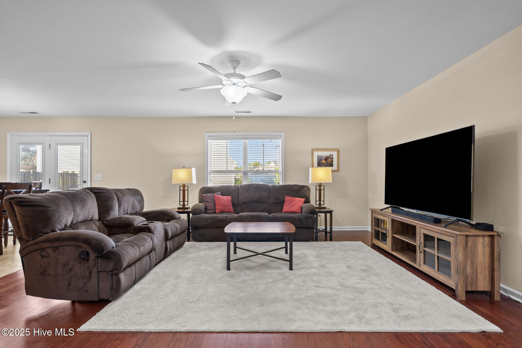 100544048 | Photo 11