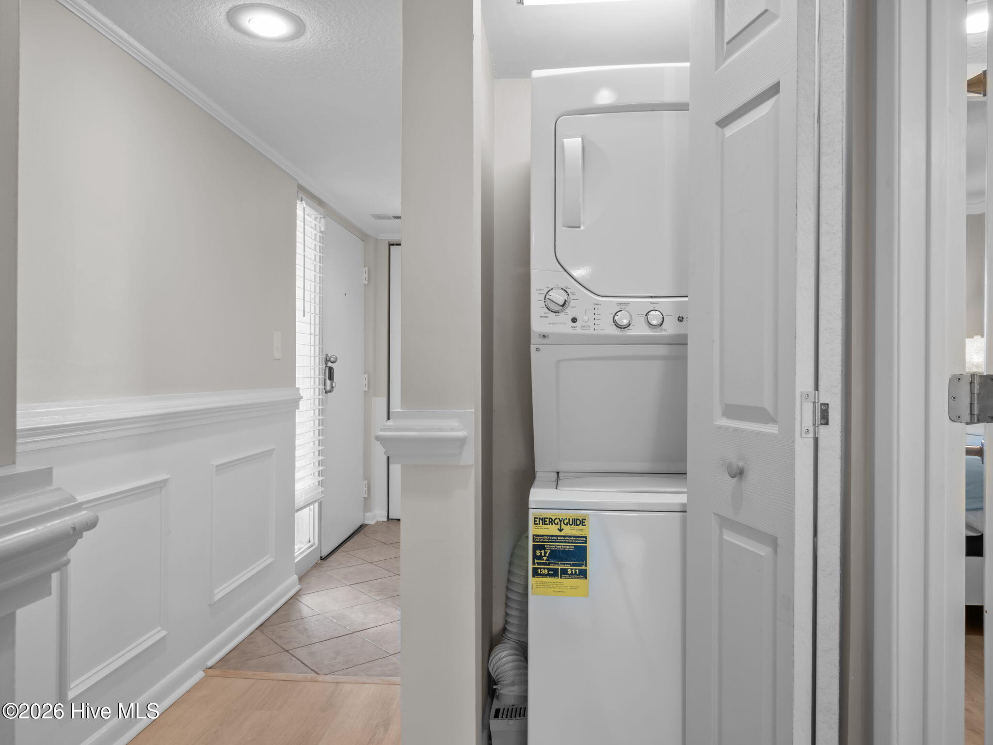 100550428 | Photo 25