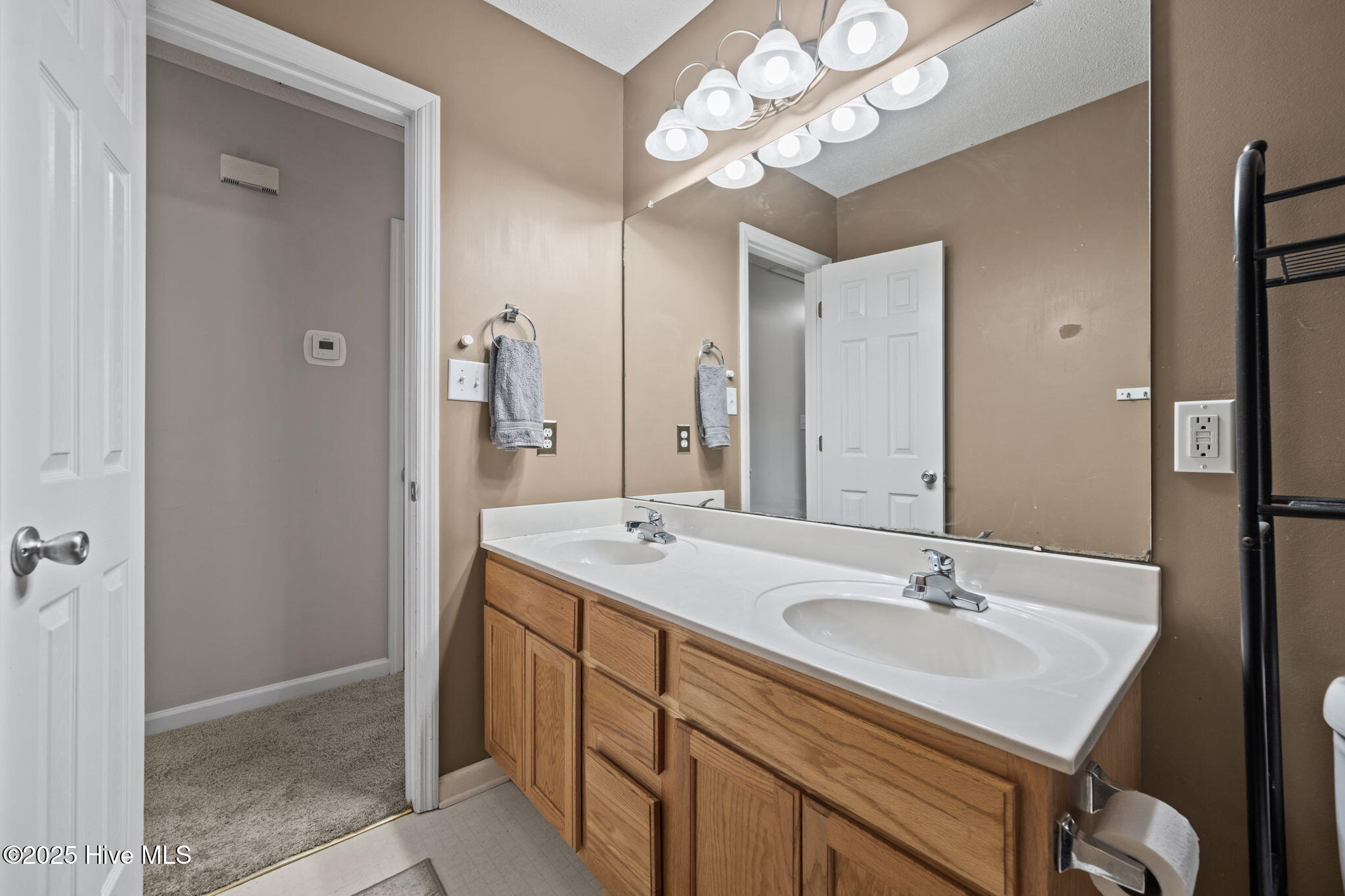 100546137 | Photo 31