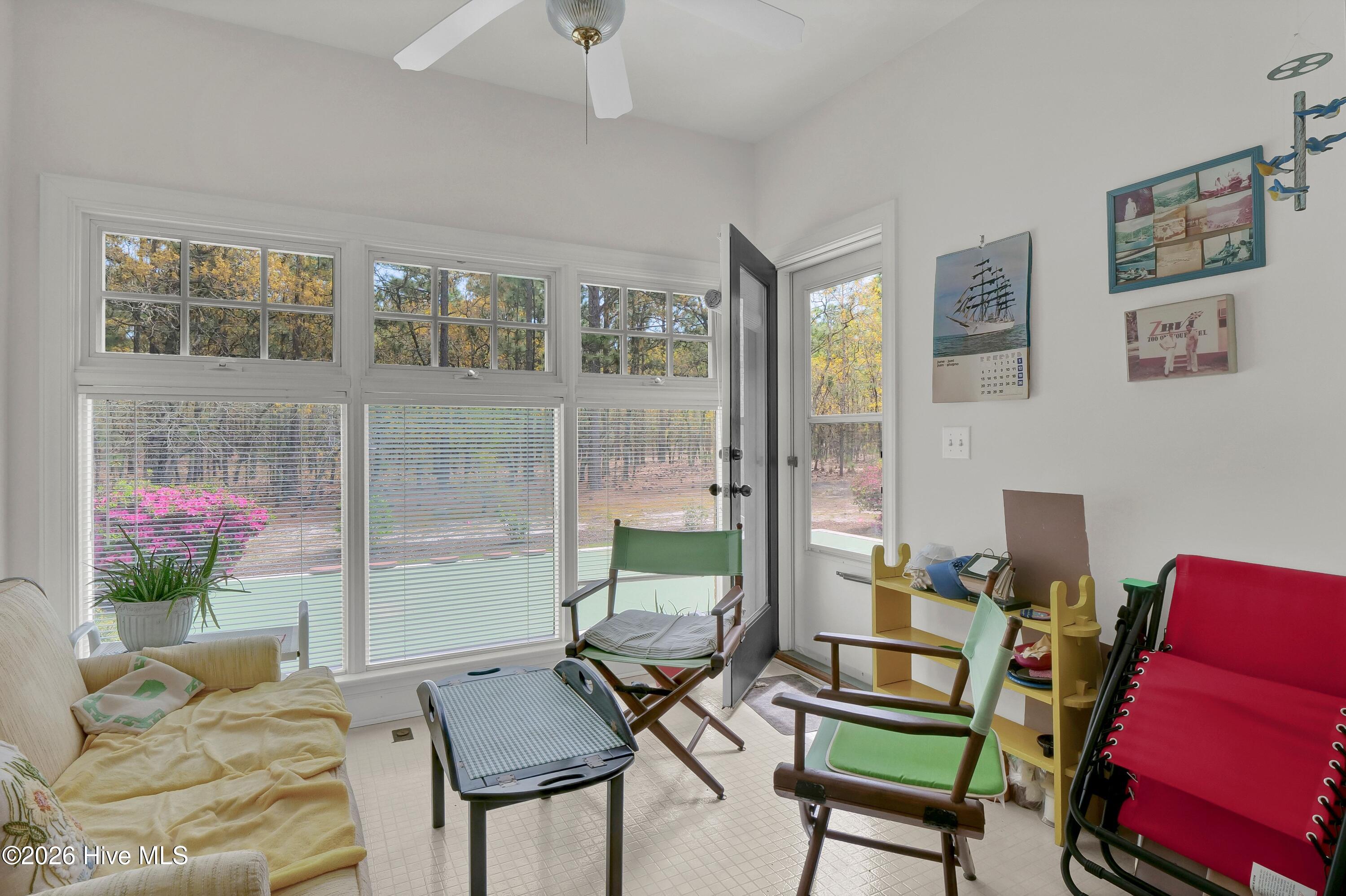 100564382 | Photo 23