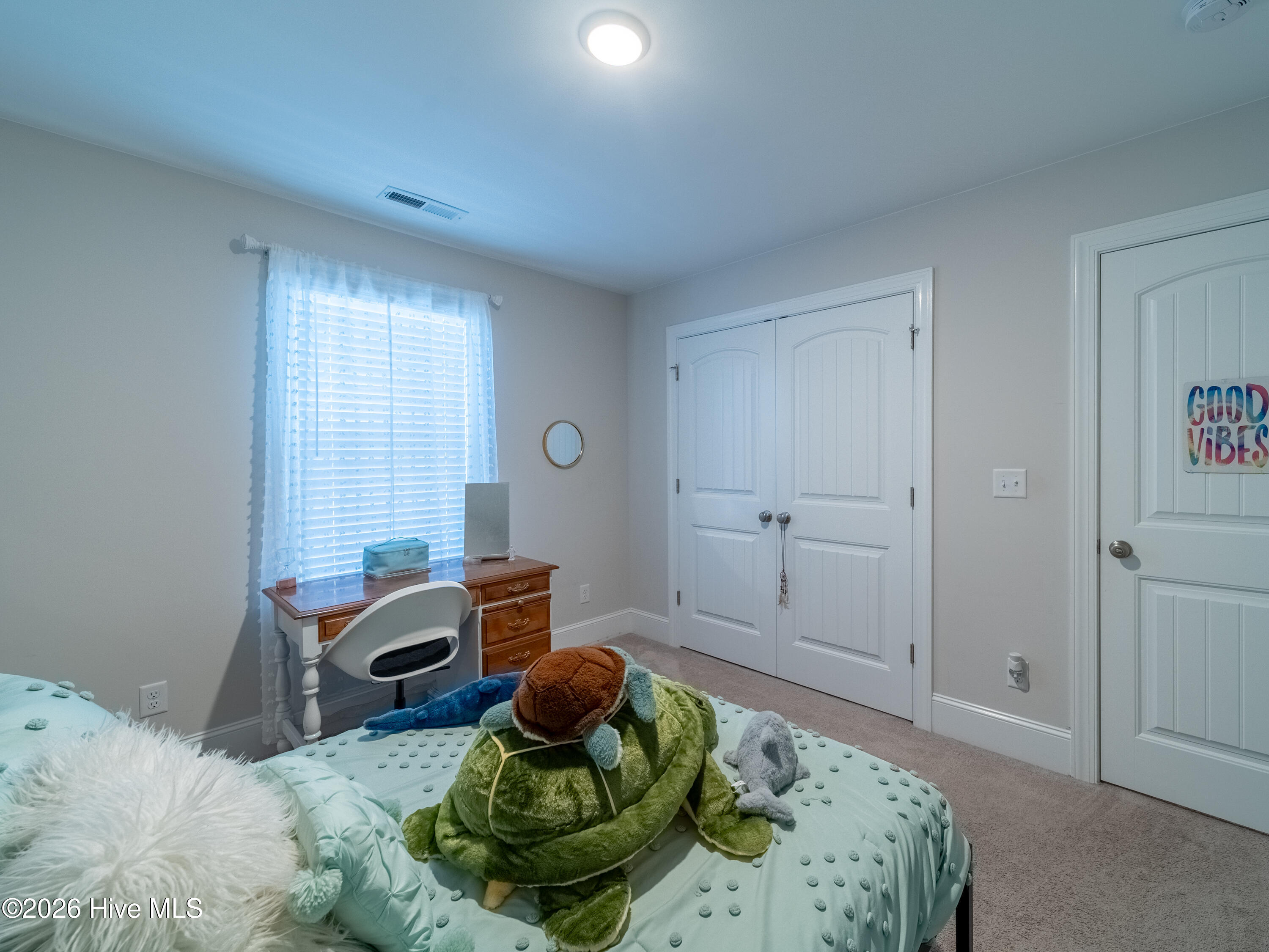 100549108 | Photo 38