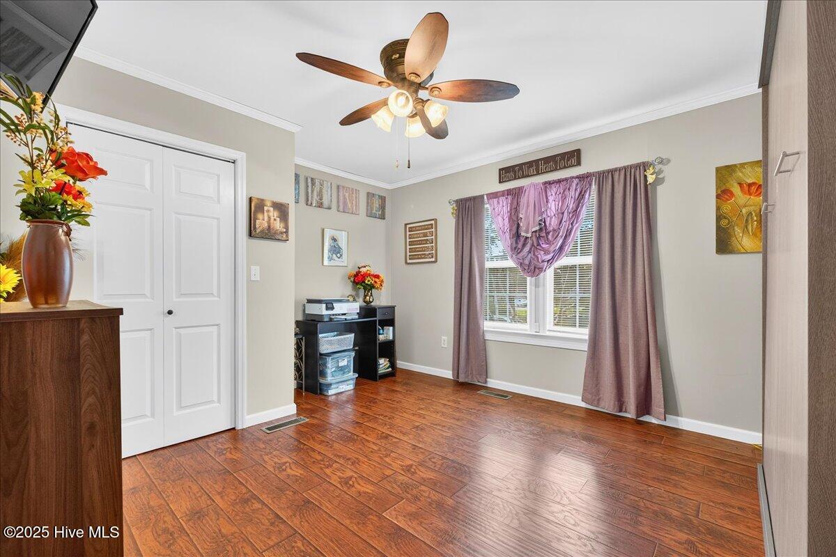 100535410 | Photo 28