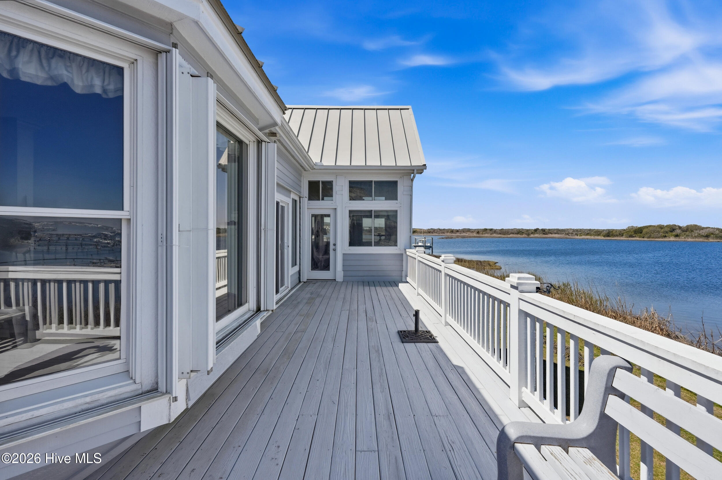 100561994 | Photo 44