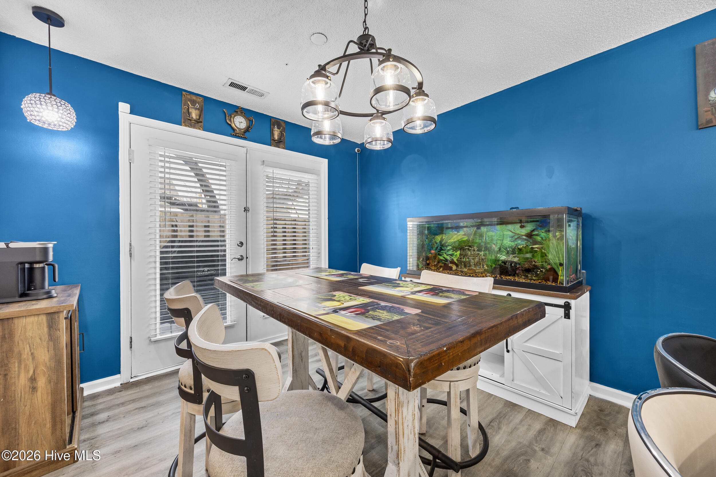 100553146 | Photo 12