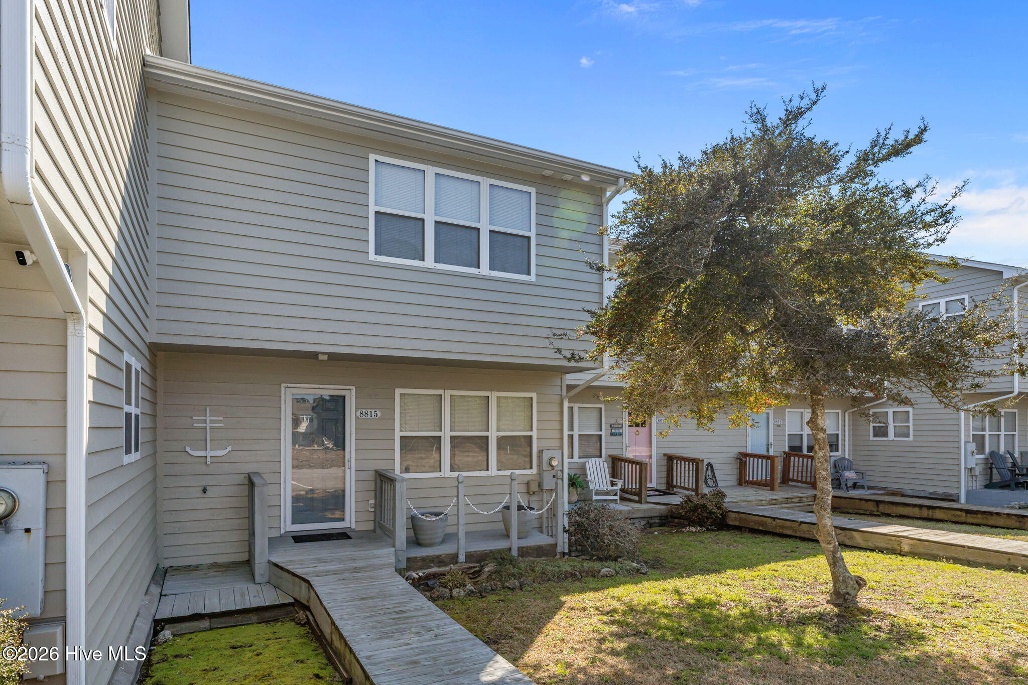 100557807 | Photo 38