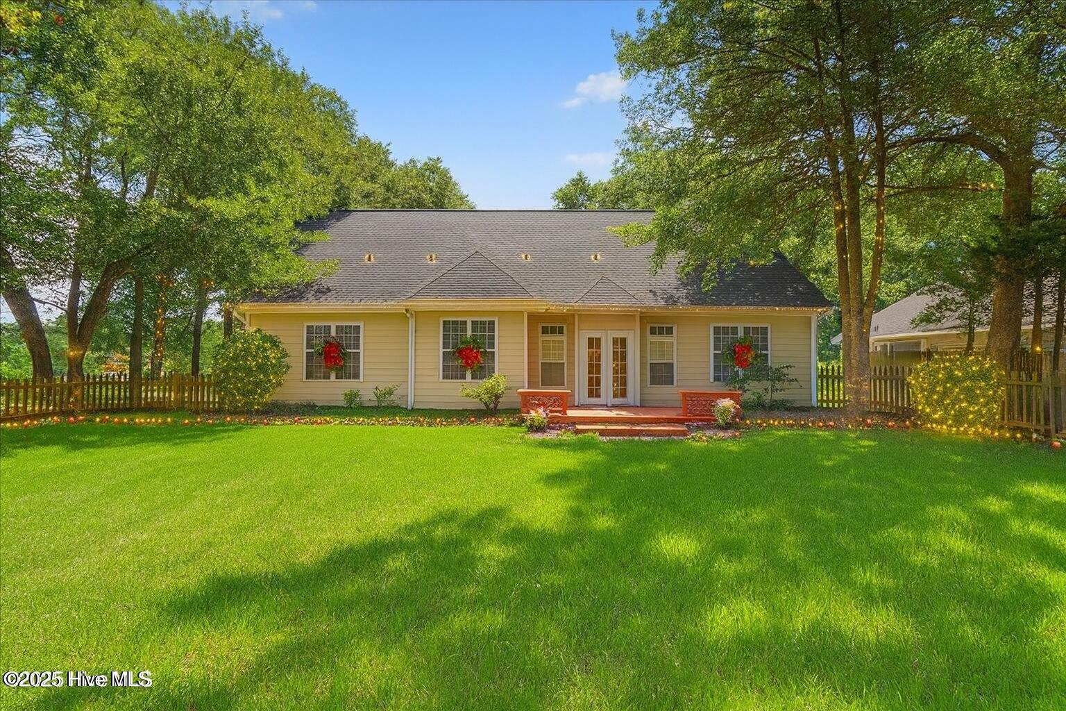 100519877 | Photo 54