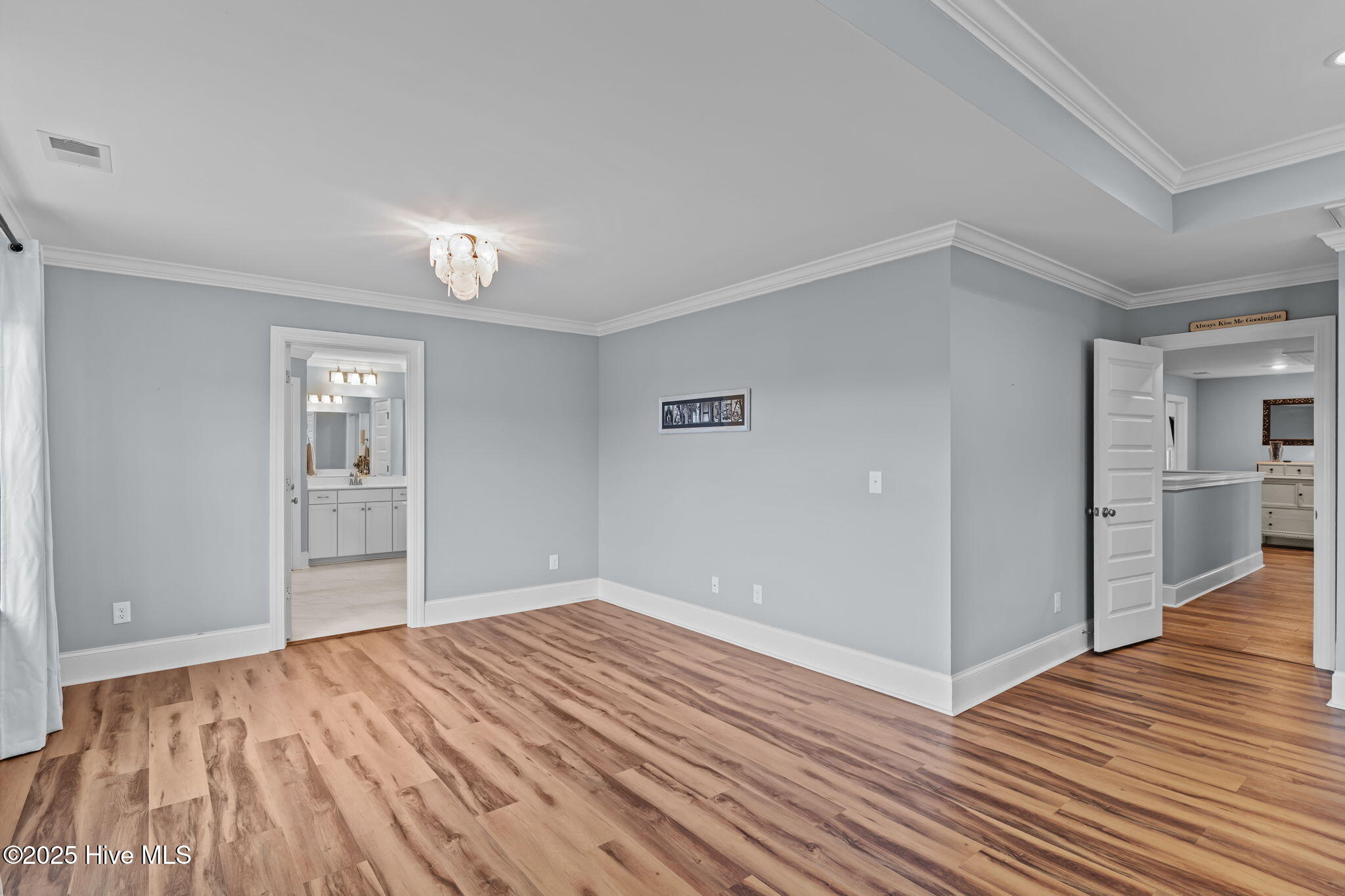 100525303 | Photo 38