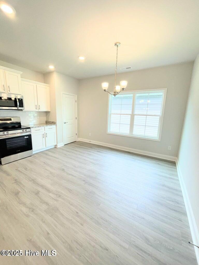 100527021 | Photo 44