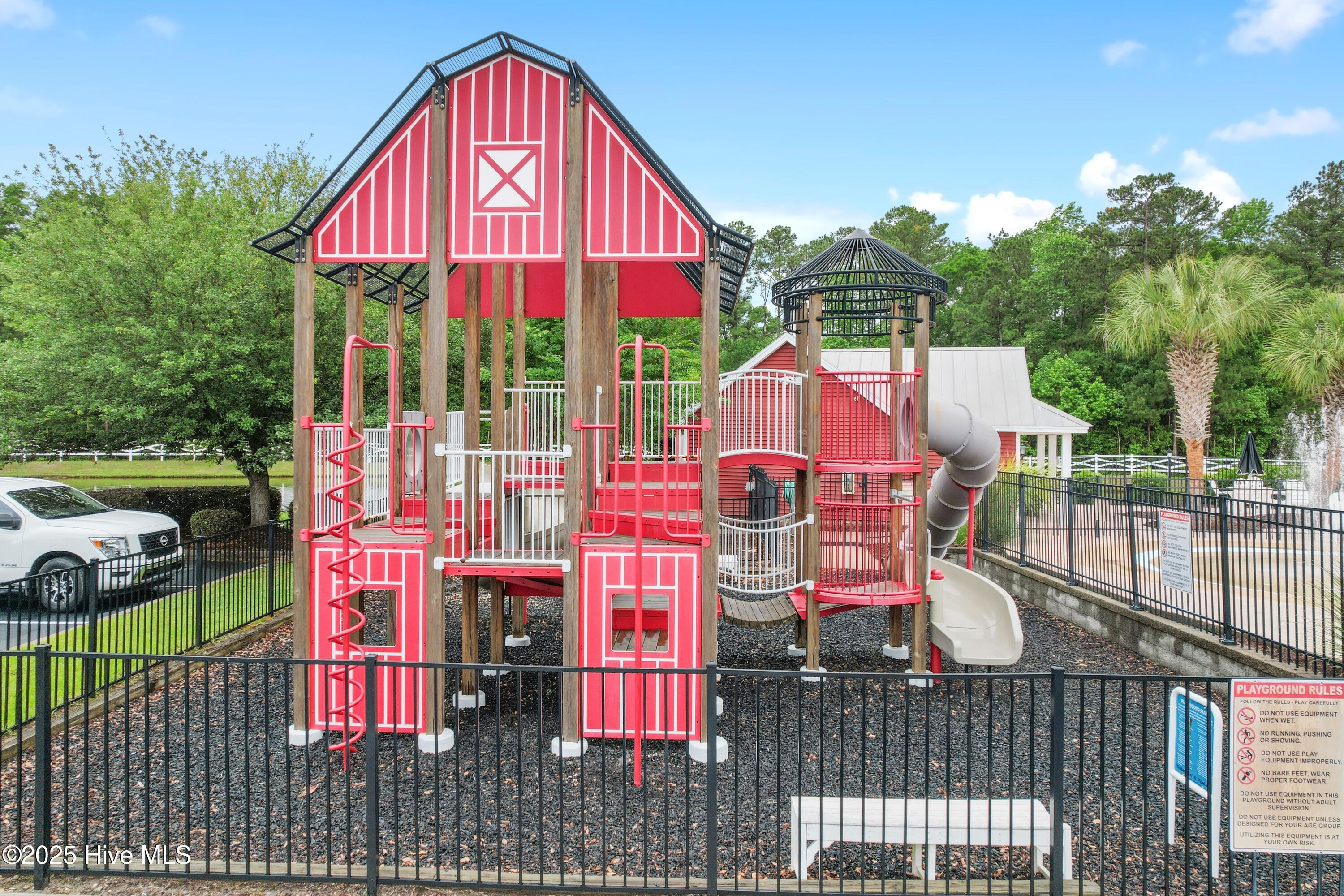 100547243 | Photo 38