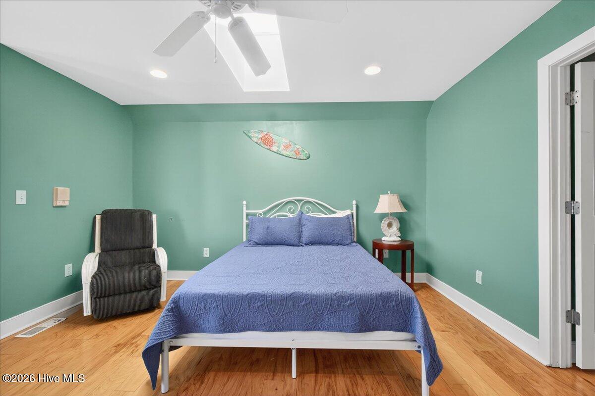 100549293 | Photo 77