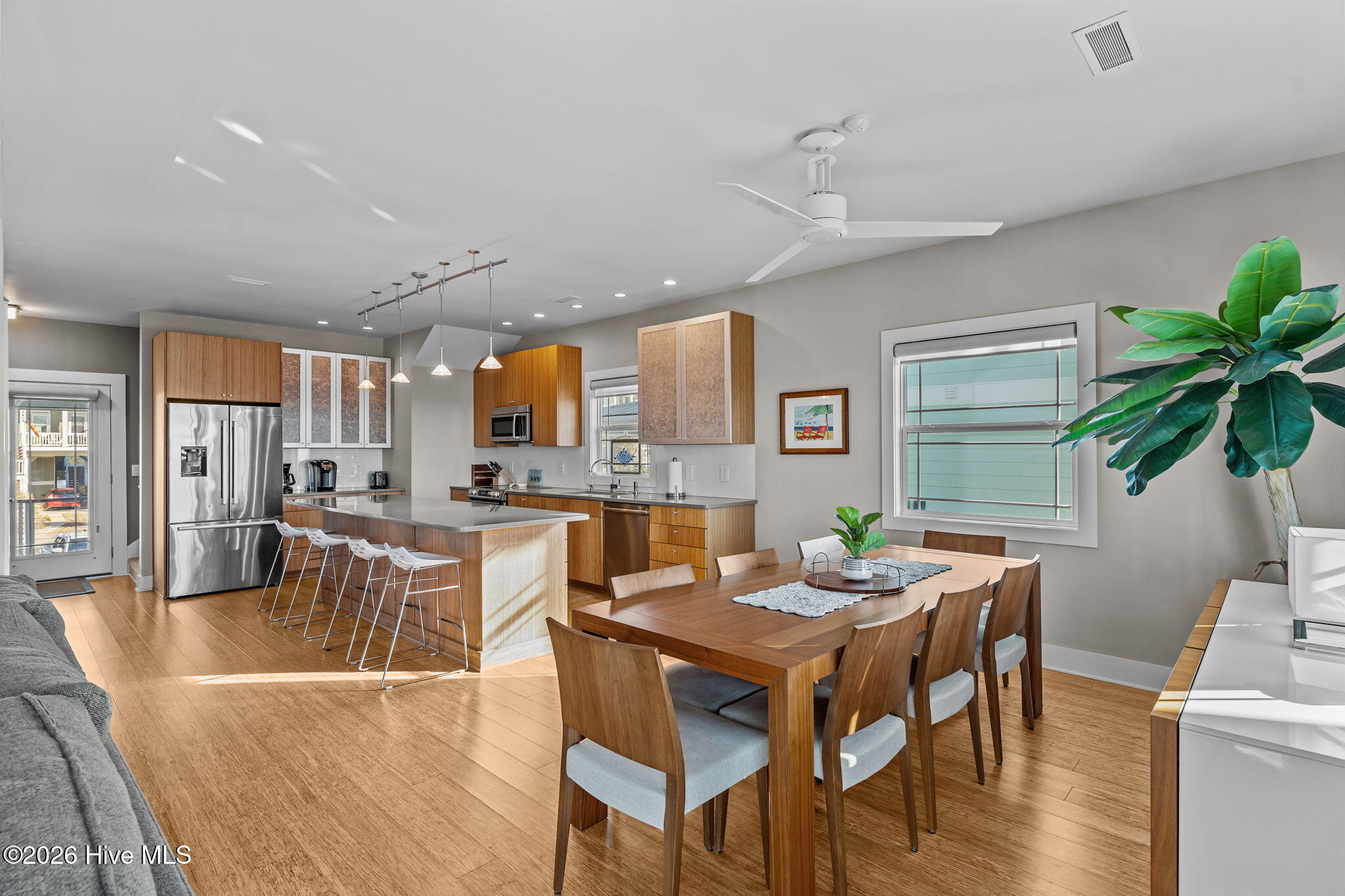 100552258 | Photo 11