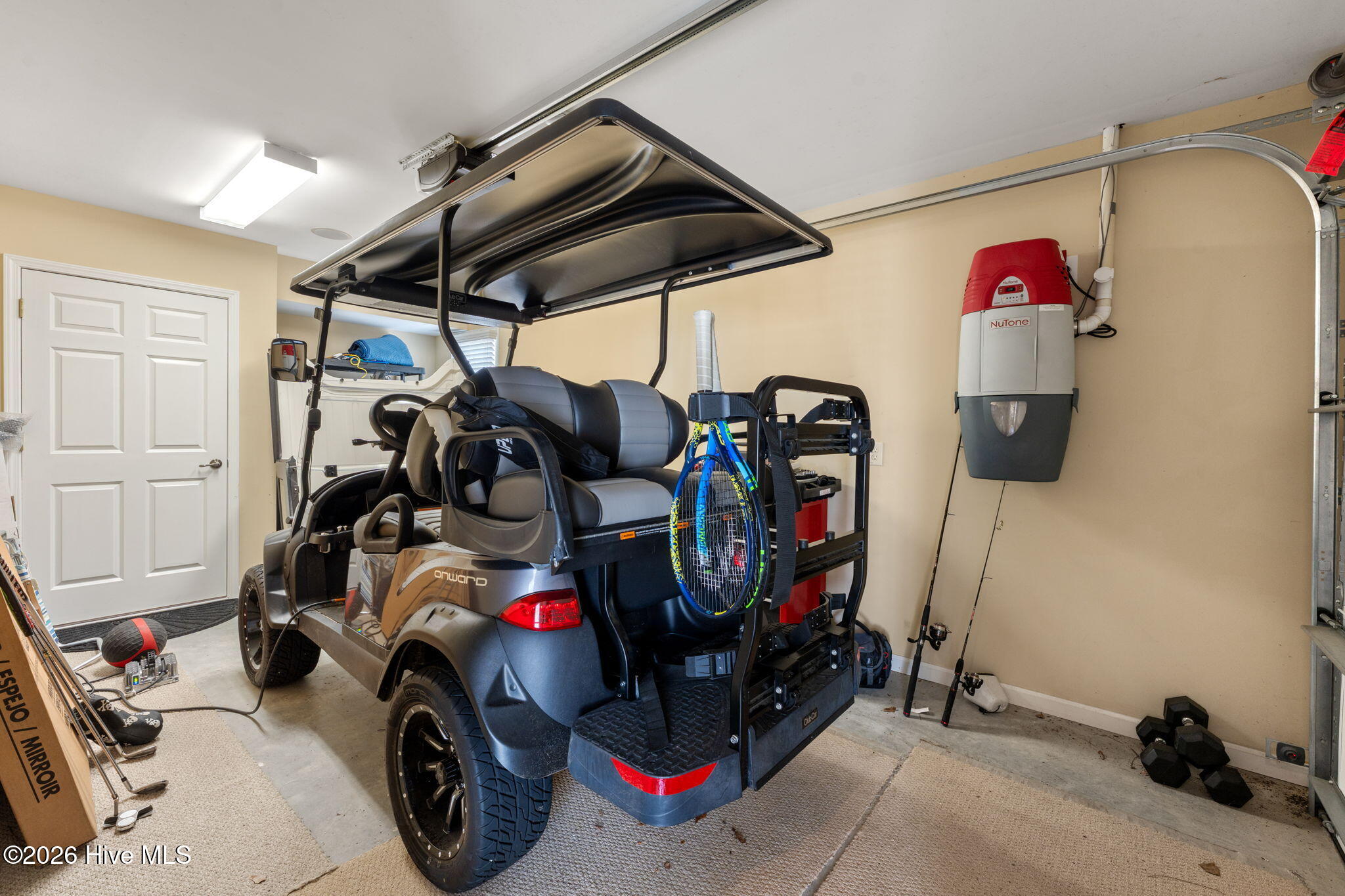 100564411 | Photo 38