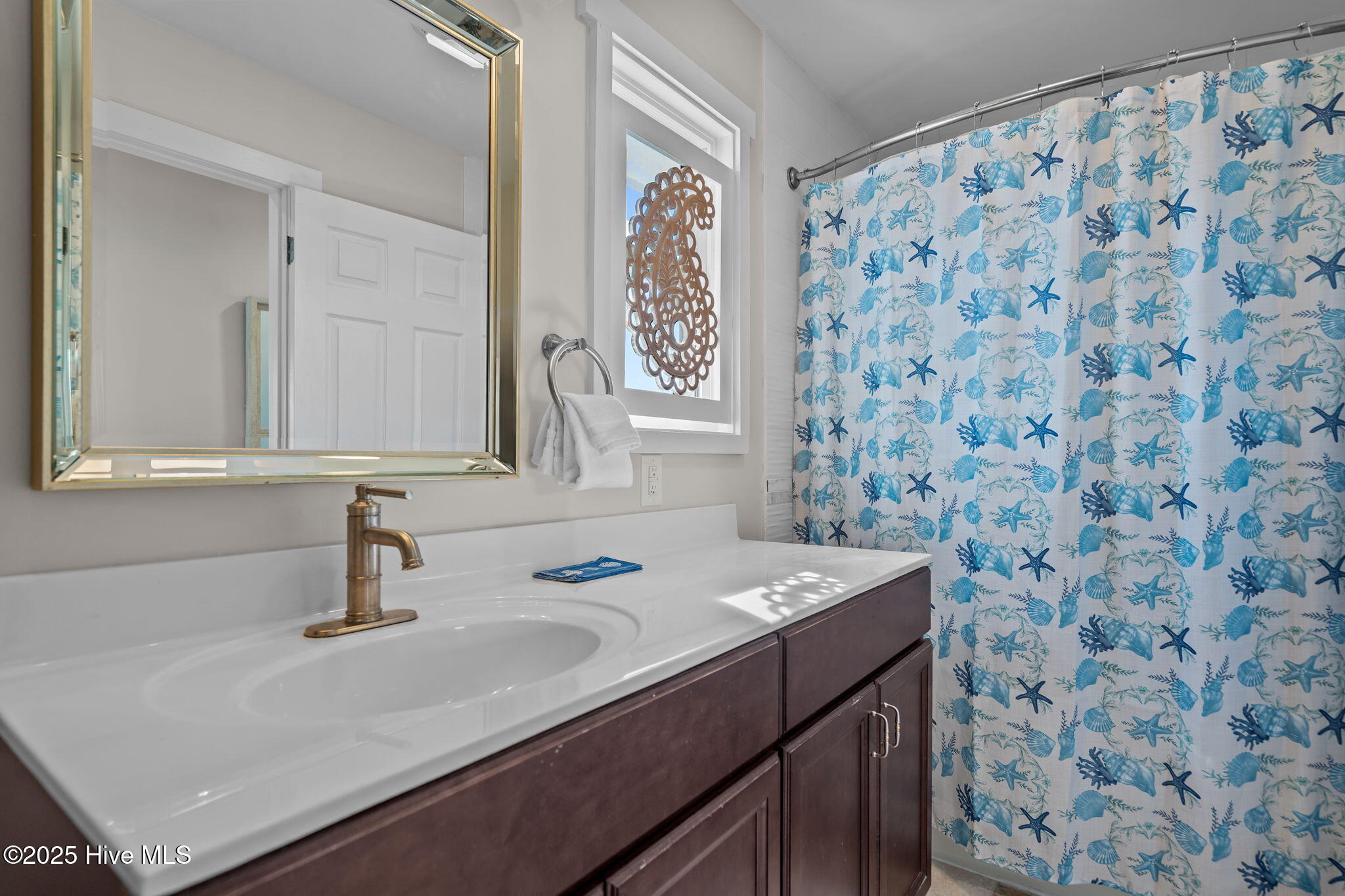 100529257 | Photo 34