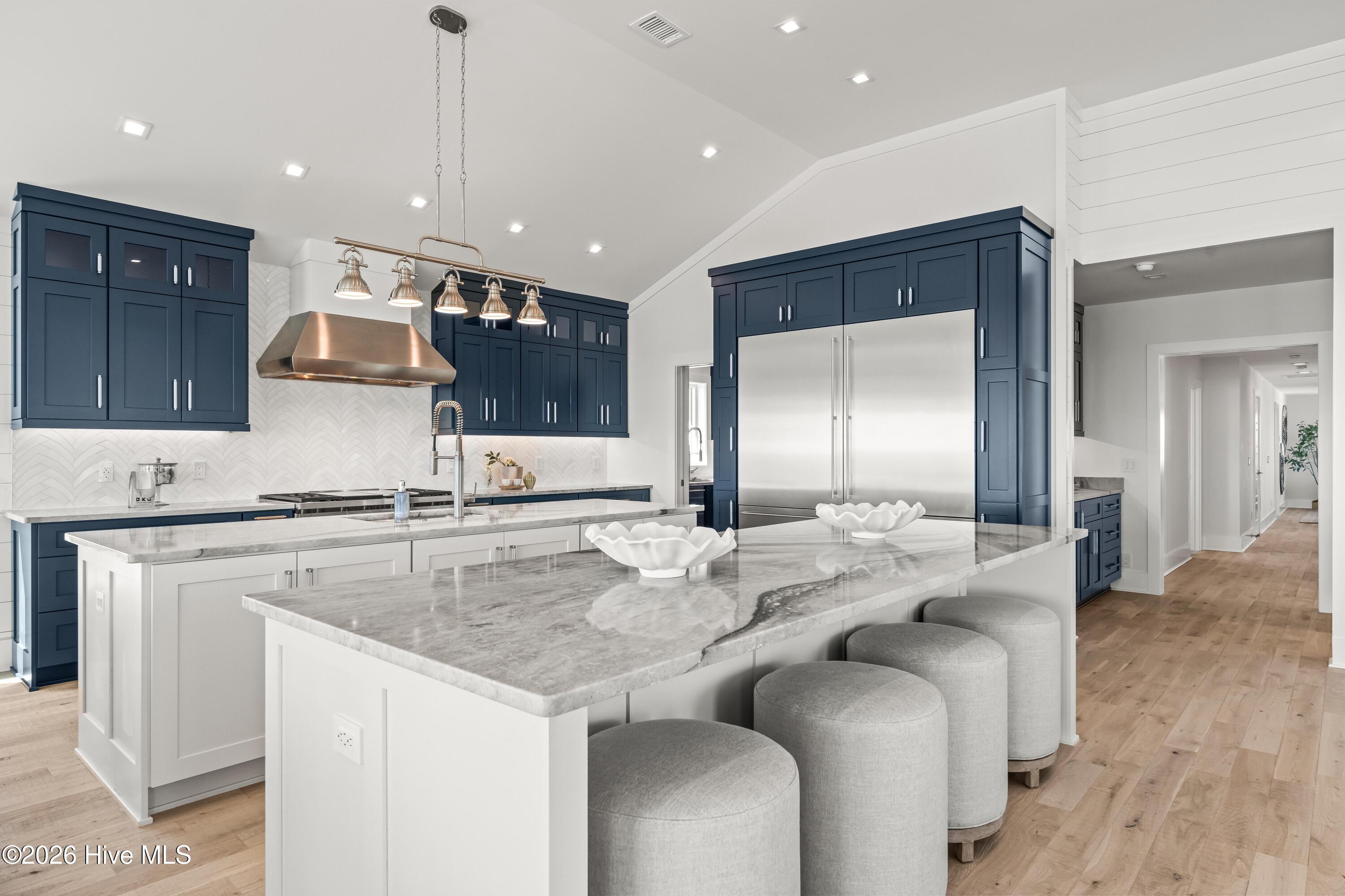 100558368 | Photo 15