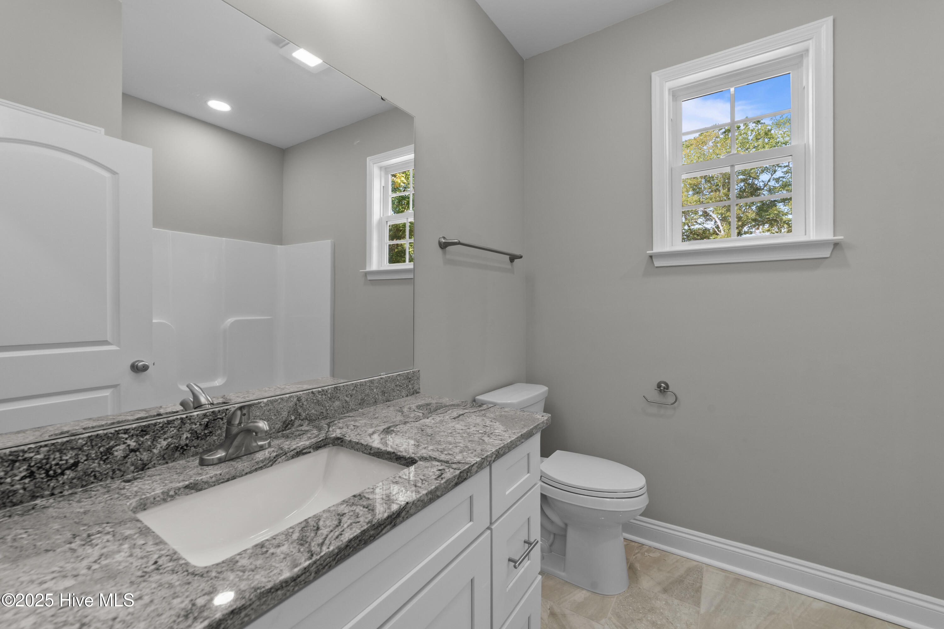 100516216 | Photo 28