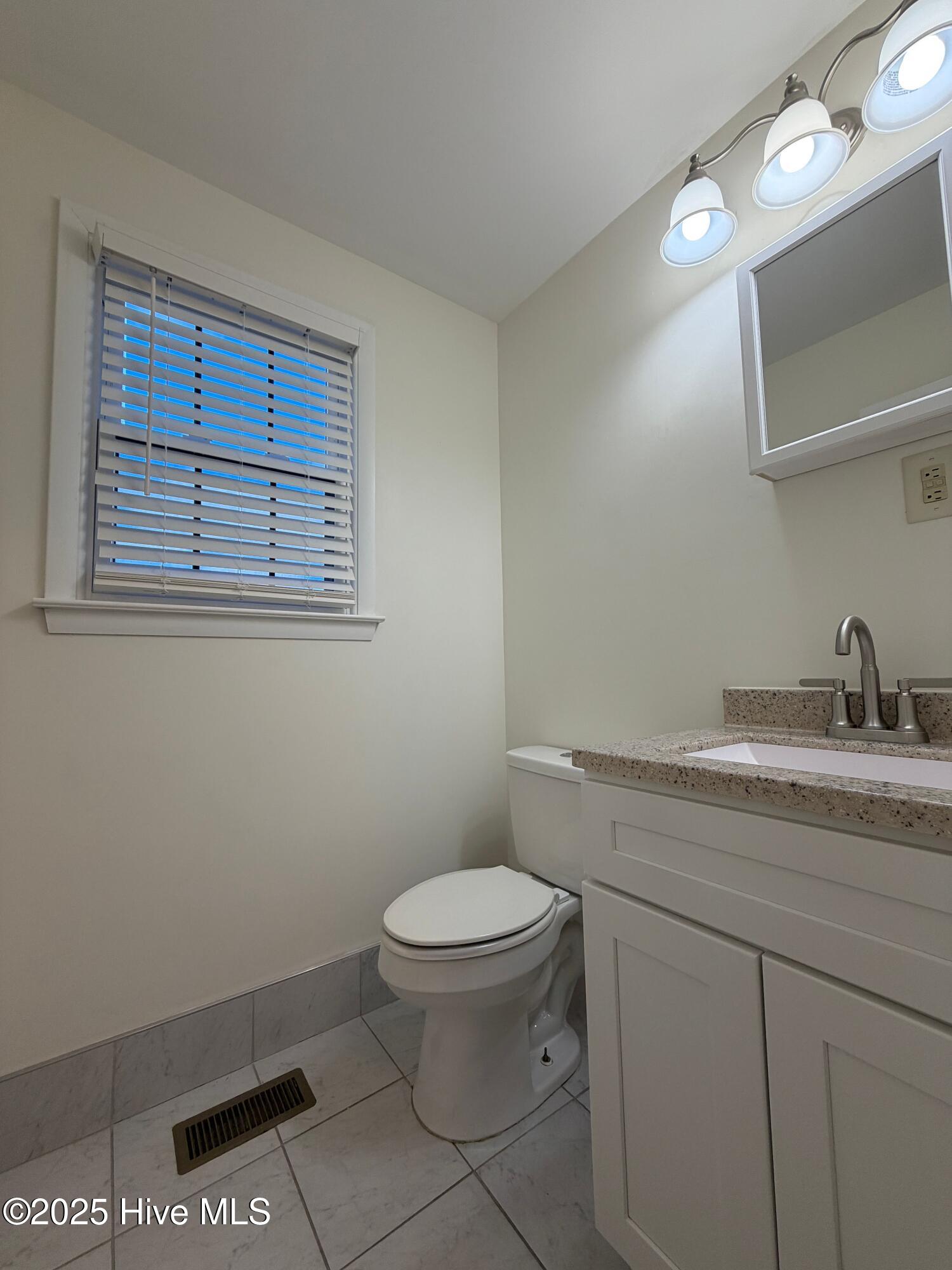 100533977 | Photo 17