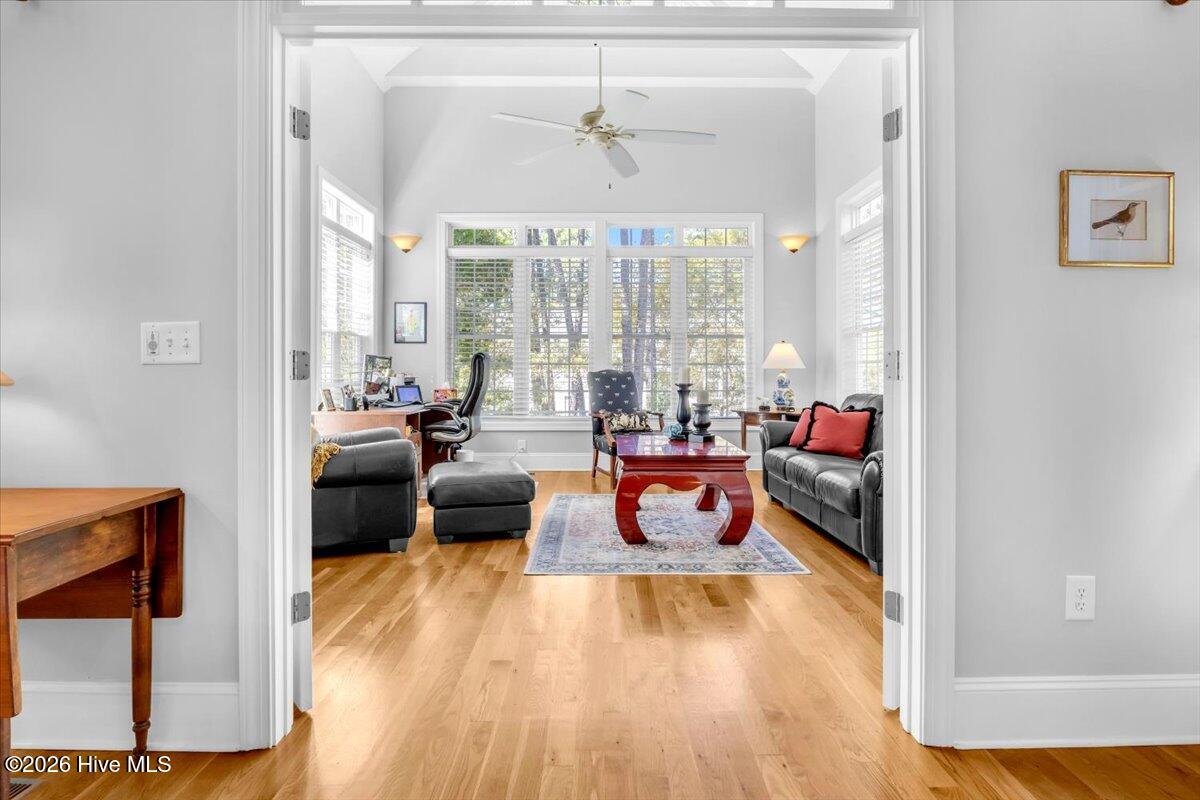 100565920 | Photo 30