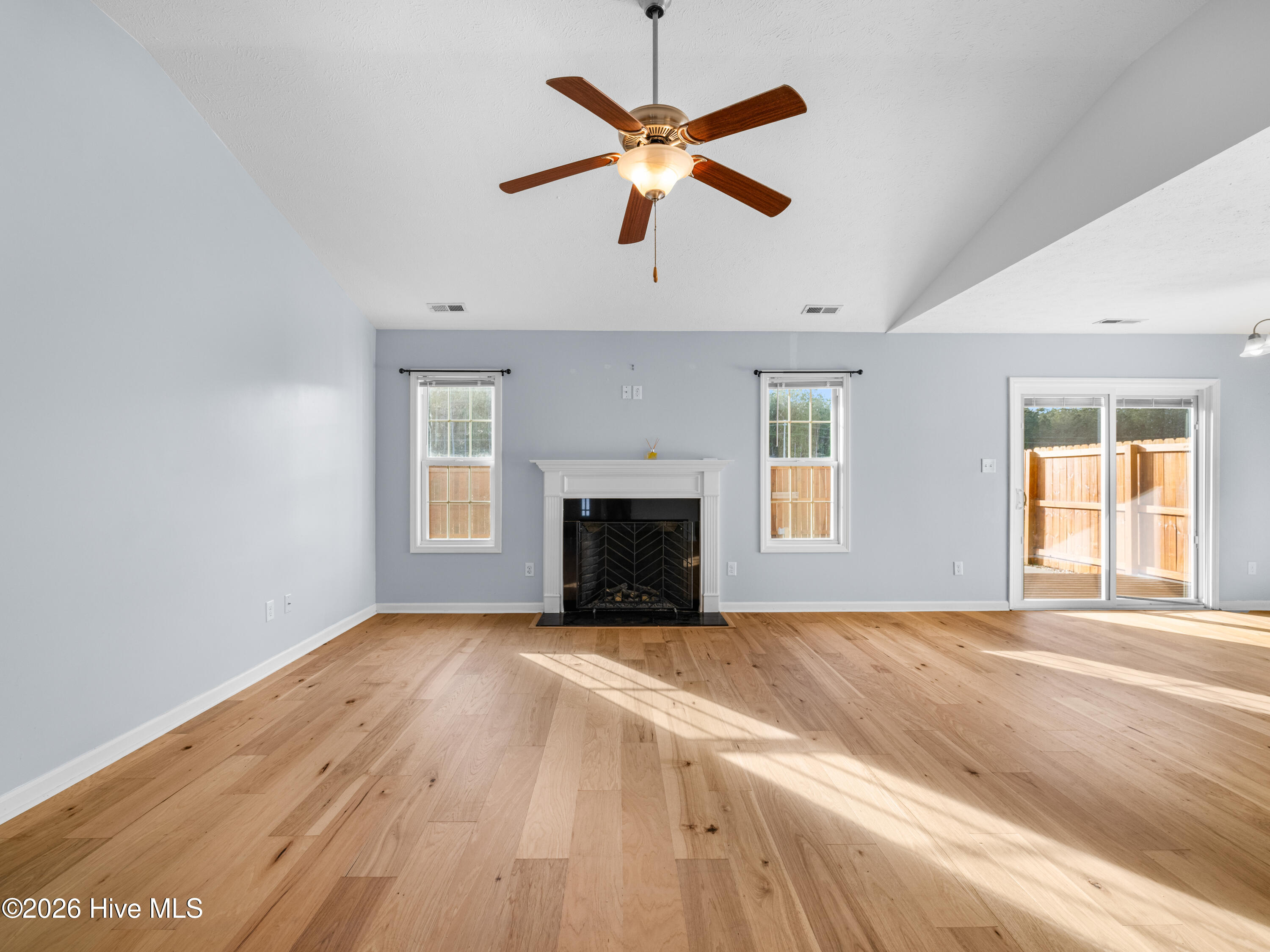 100547952 | Photo 10