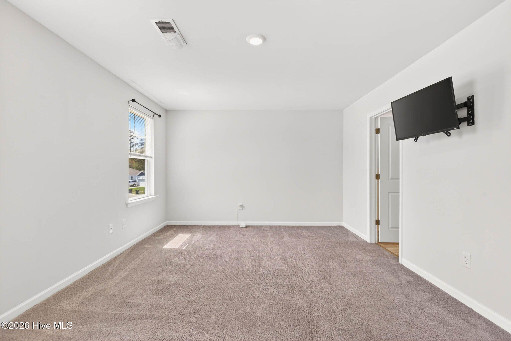 100564193 | Photo 26