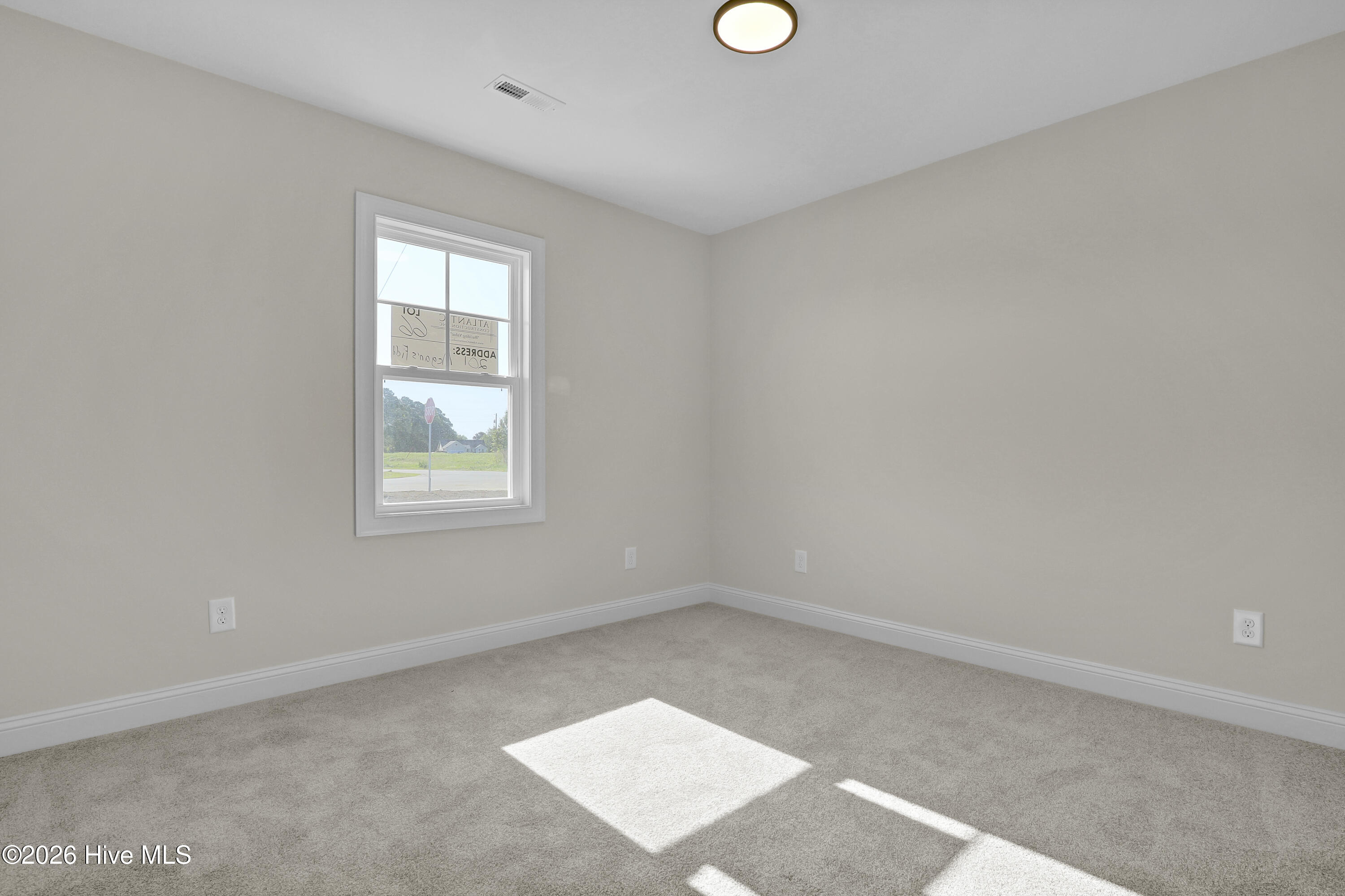 100542873 | Photo 16